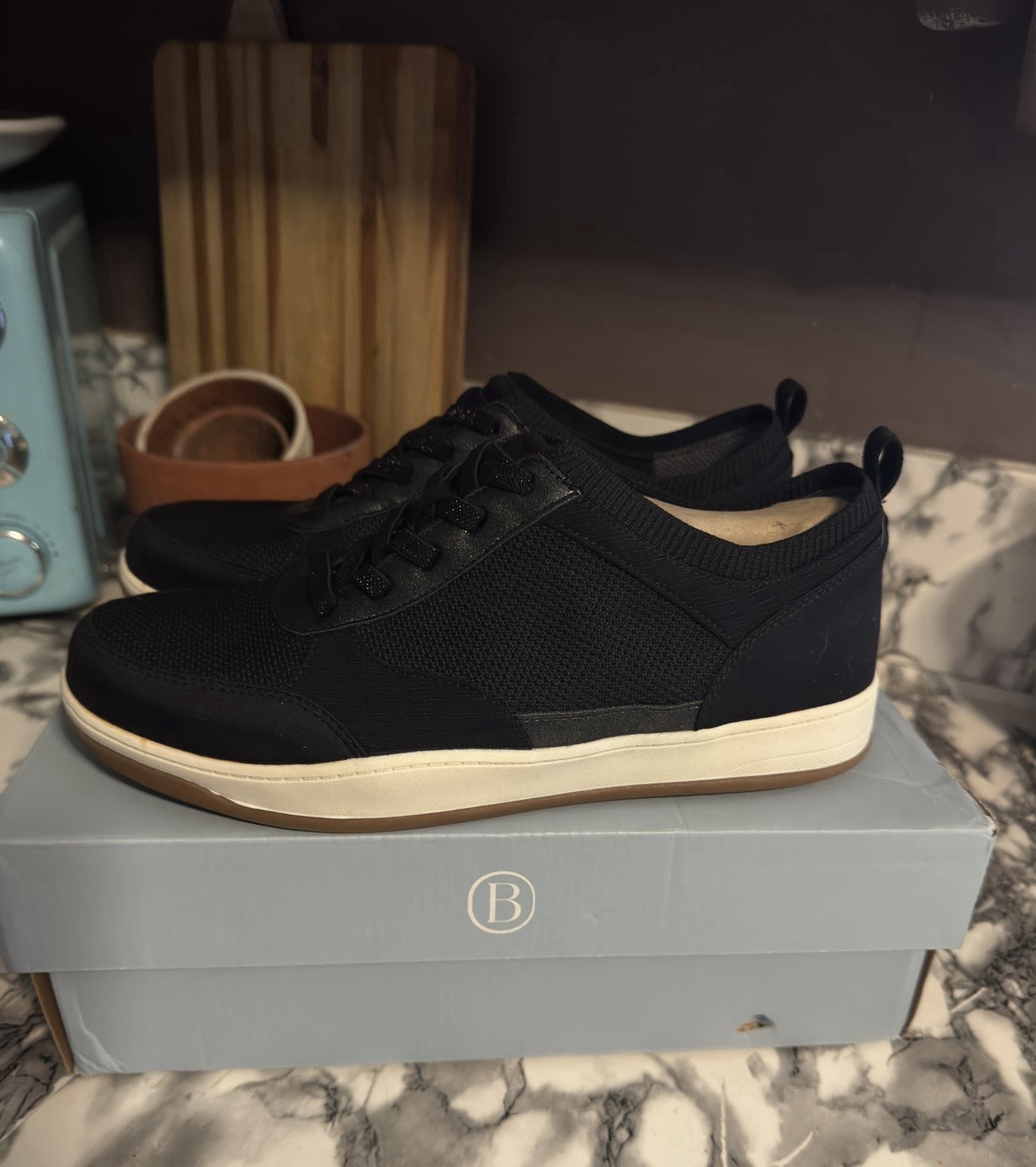 BZEES for LifeStride Dynamic Women’s Black Fabric Lace-Up Sneaker 9.5 W Washable