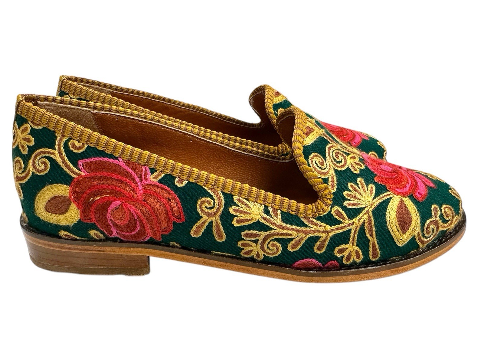 Embroidered Shoes US-8 (EU-38) (sole-hard leather. lining-leather) for Women