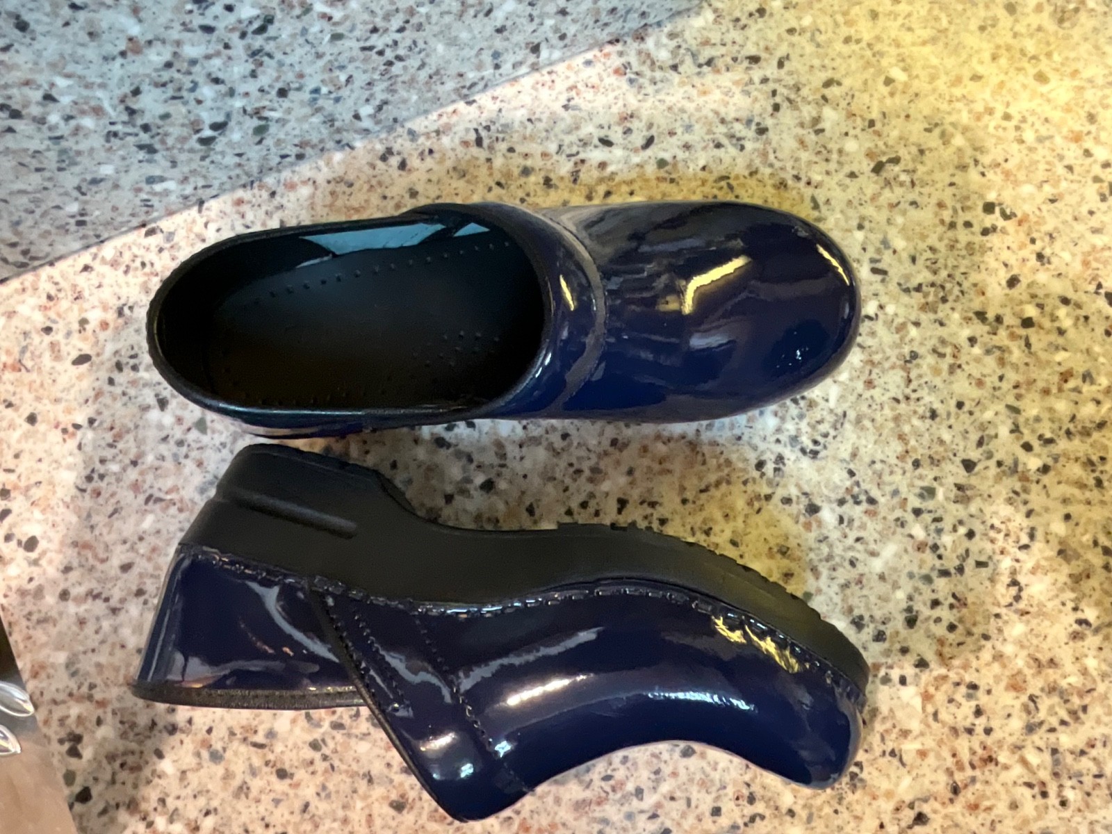 SANITA THE ORIGINAL DANISH CLOG SIZE 37/6-6.5 NAVY BLUE PATENT LEATHER NEW