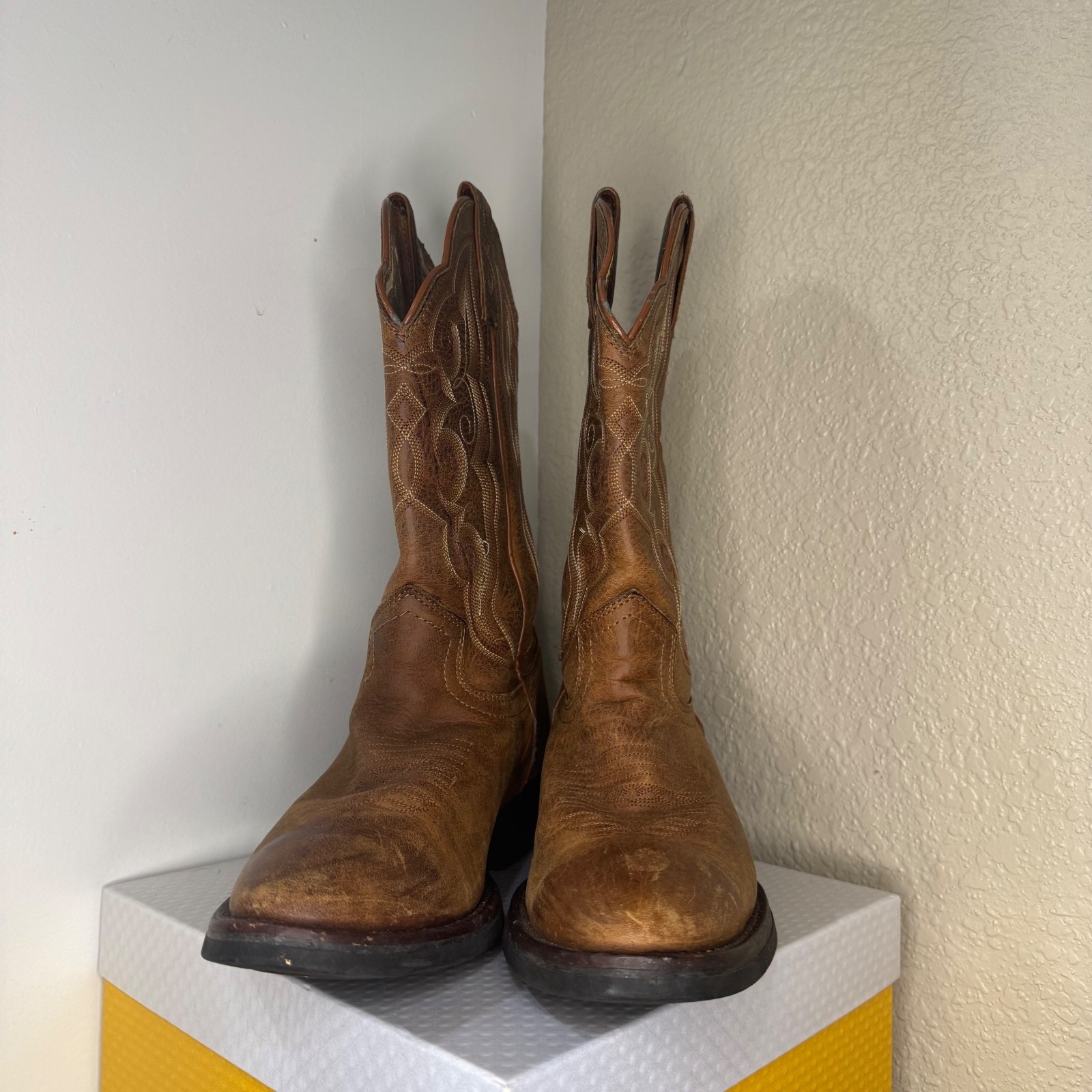 Justin Women’s 8B Brown Leather Western Cowboy Boots Square Toe Pull On Distress