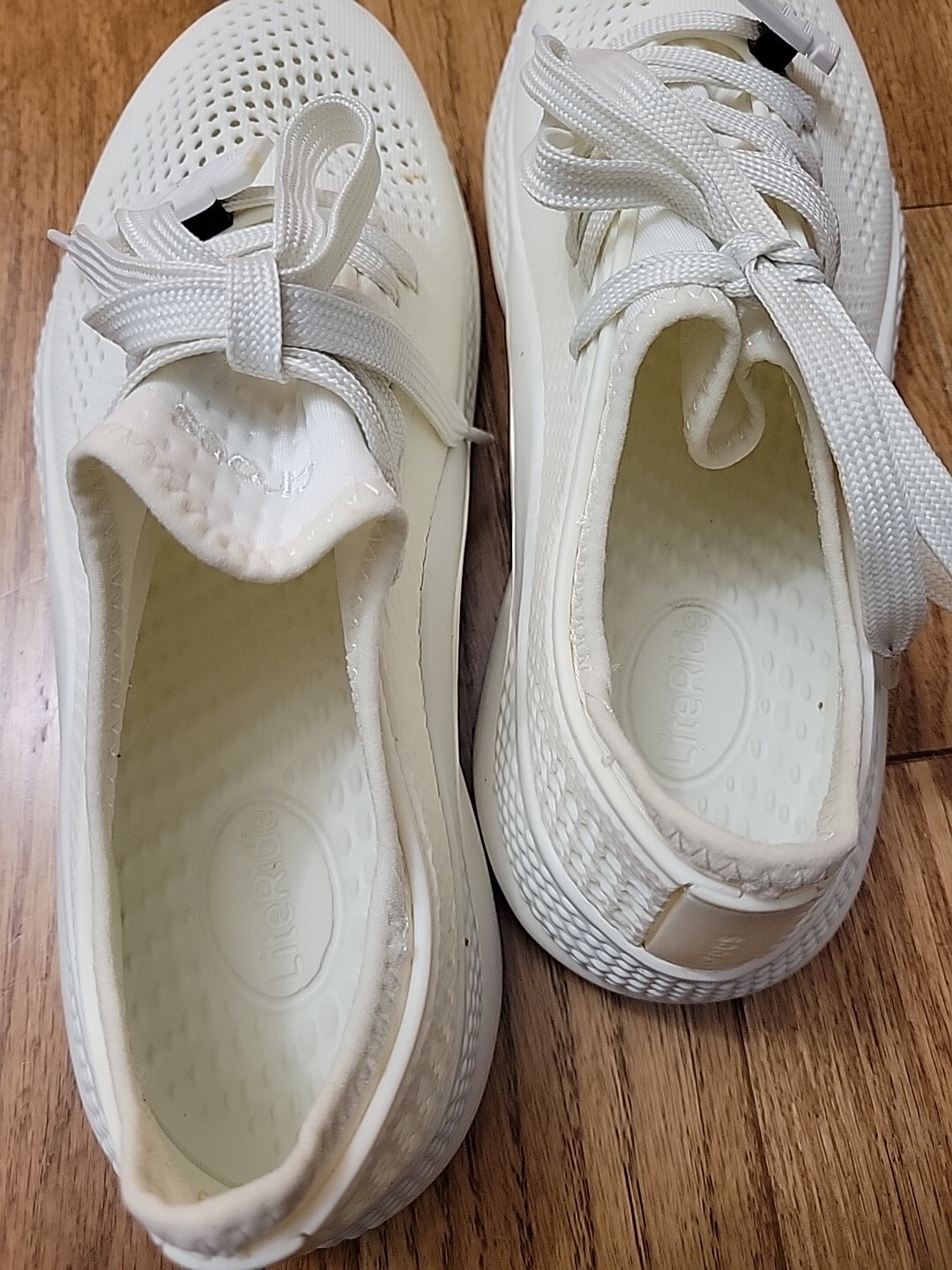 Crocs LiteRide 360 Pacer Sneakers Shoes Women’s Size 9 Ivory 206705