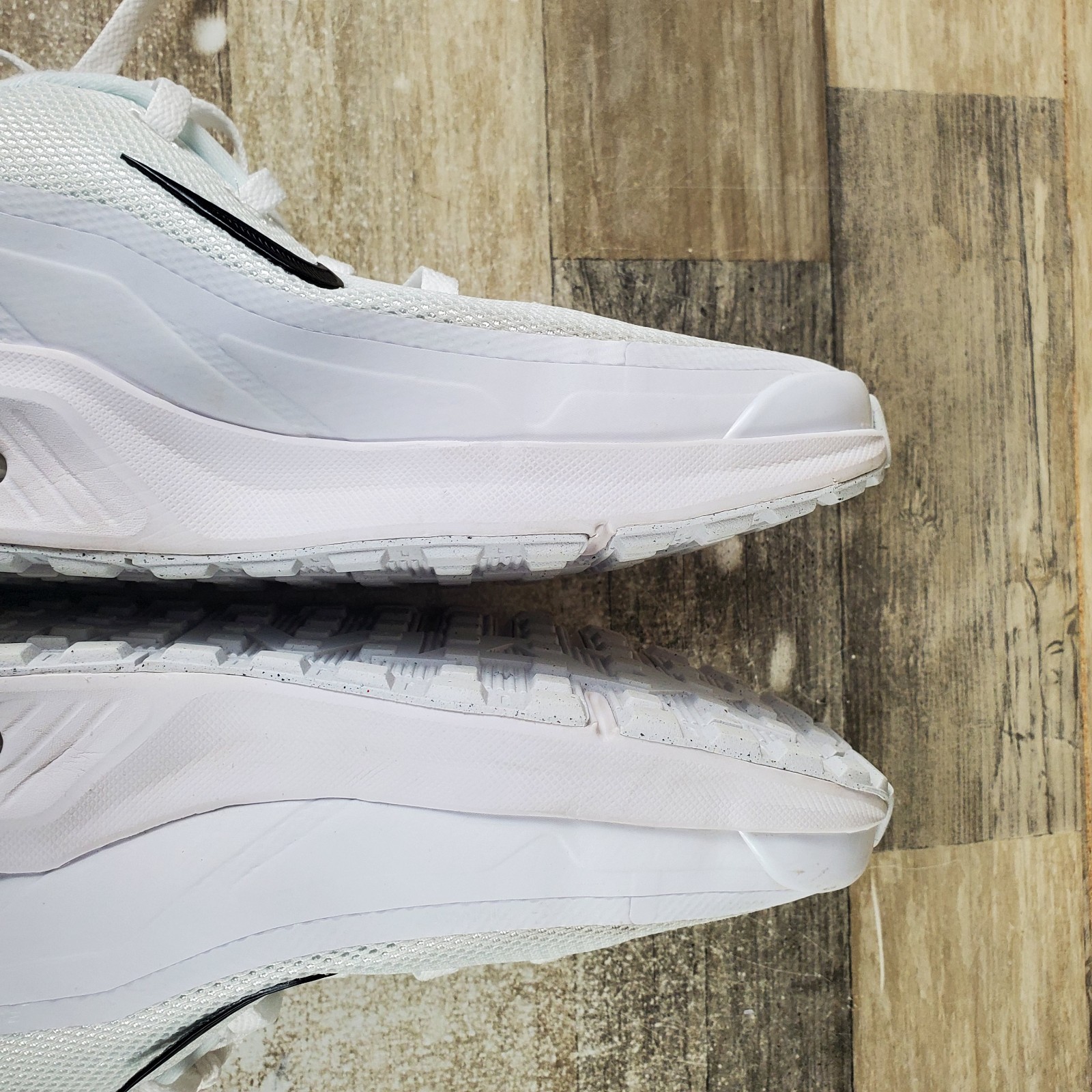 Nike Air Max Bia Womens Shoes Sz 9 White Mesh Comfort Lace Up Round Toe Sneakers