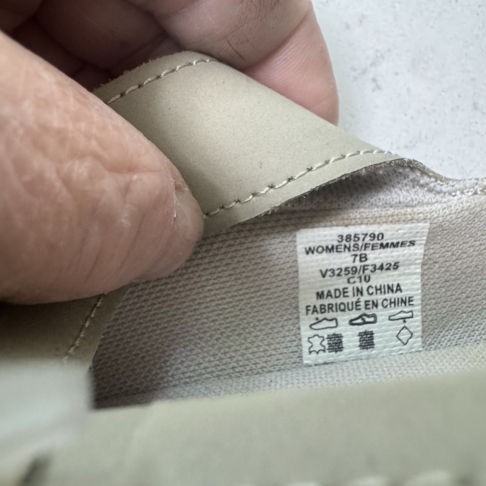 NWOB Lands End Mary Jane Trekker Comfort Flat Shoe Cream/Tan Sz 7B Toggle Button