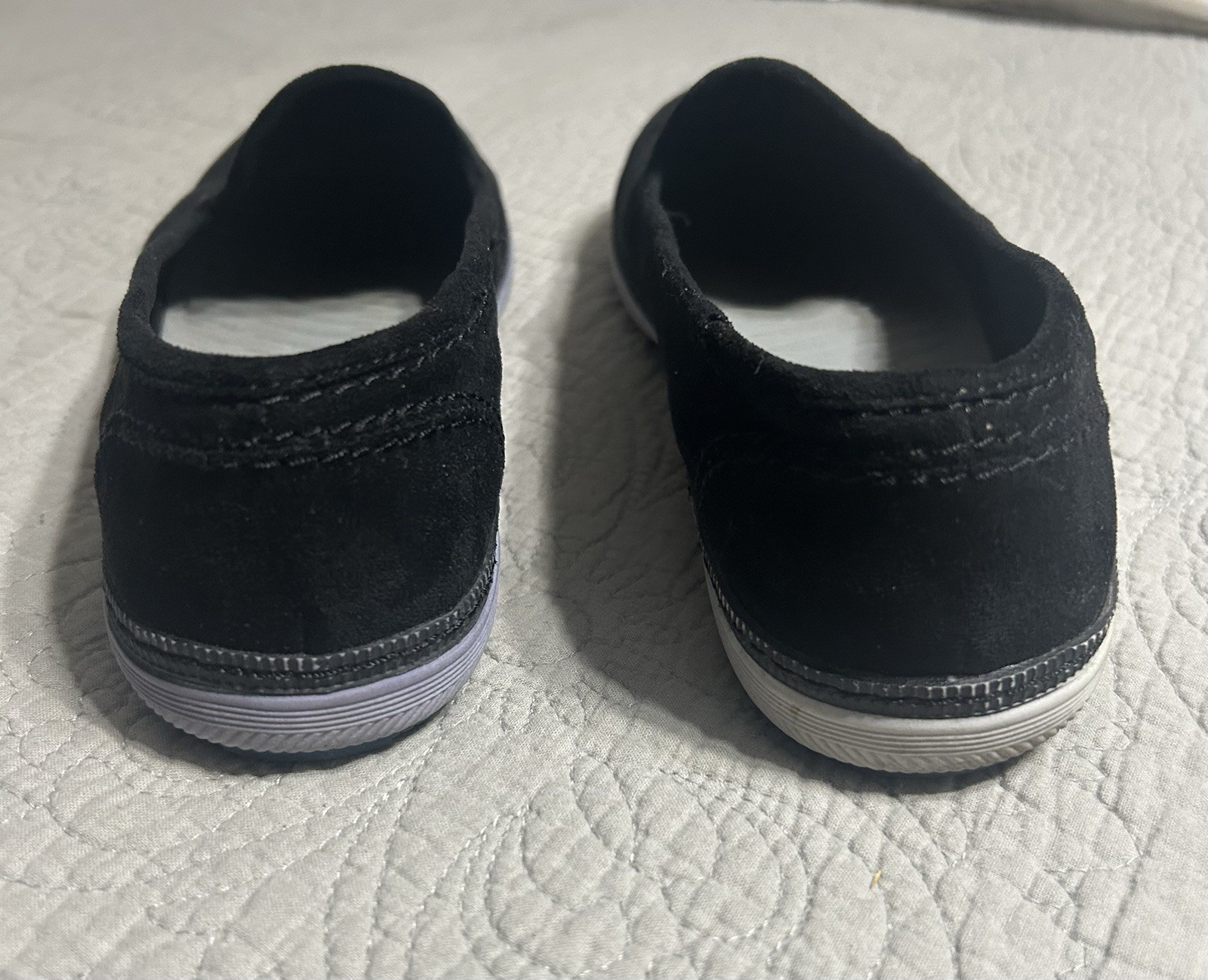 Baretraps Ladies Suede Black Slip On Shoes Size 8.5 Fall Winter Casual Comfort