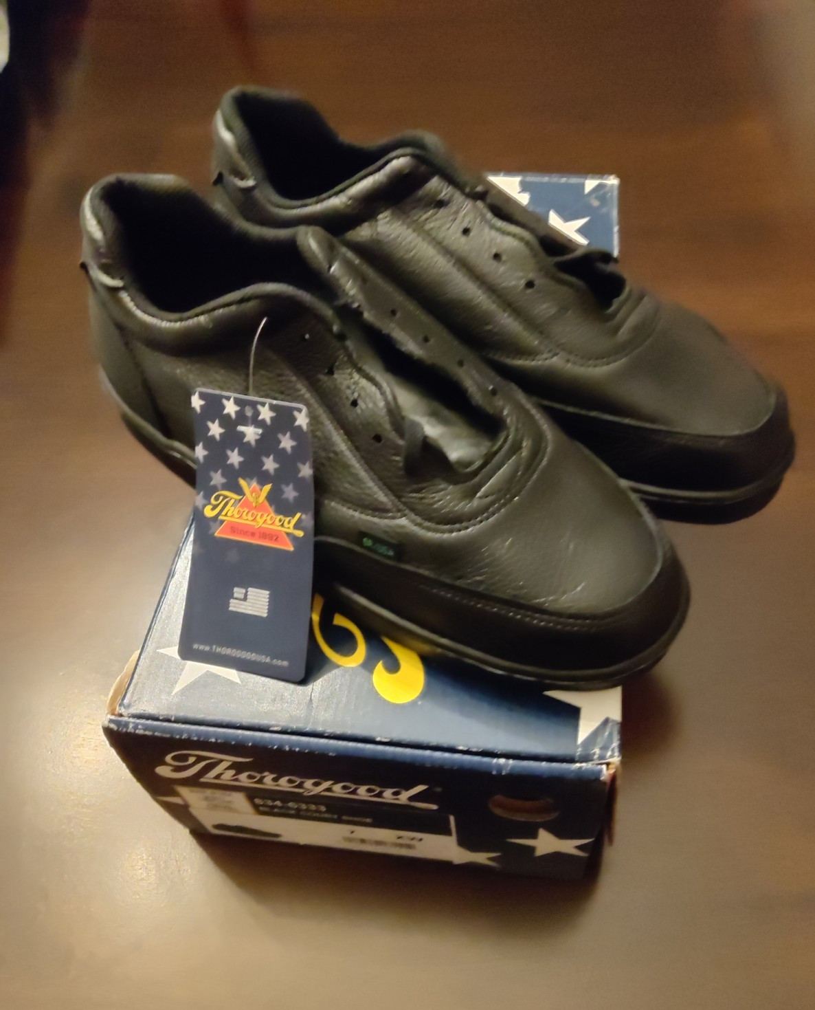 Thorogood BLACK COURT SHOE Size 7 XW (Extra Wide)