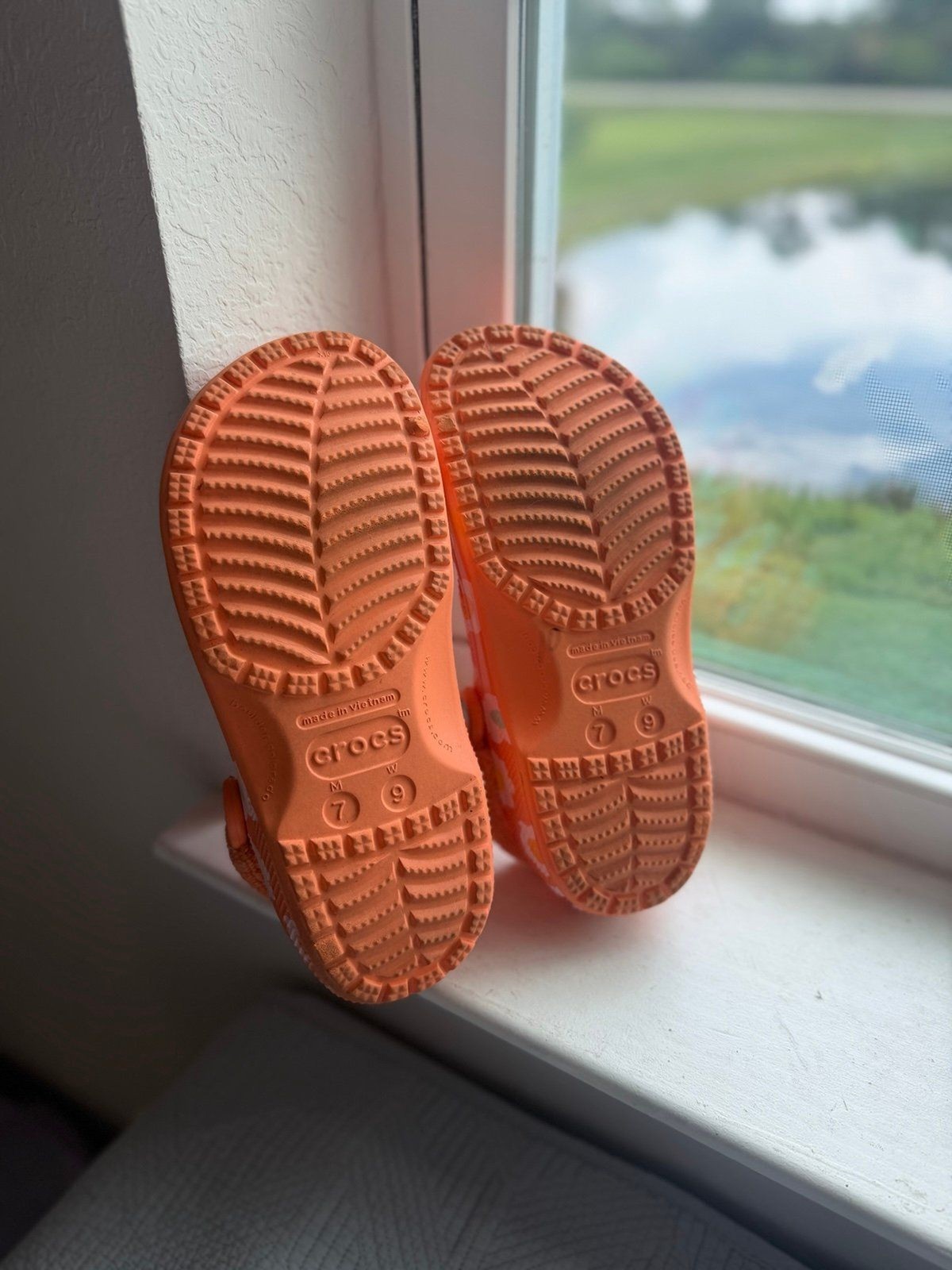 Crocs Zen Garden Sensory Orange Floral Terry Cloth Classic Clogs M 7 | W 9