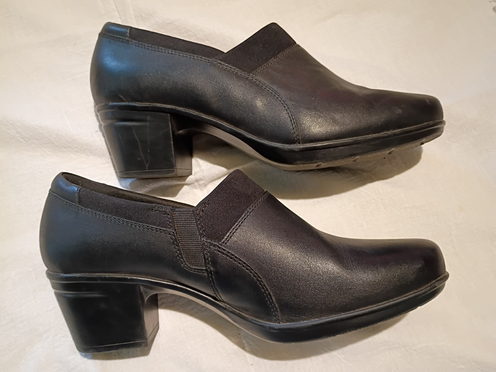 Clarks Women’s Emslie Summit Size 10 Black Leather Upper Slip On Comfort