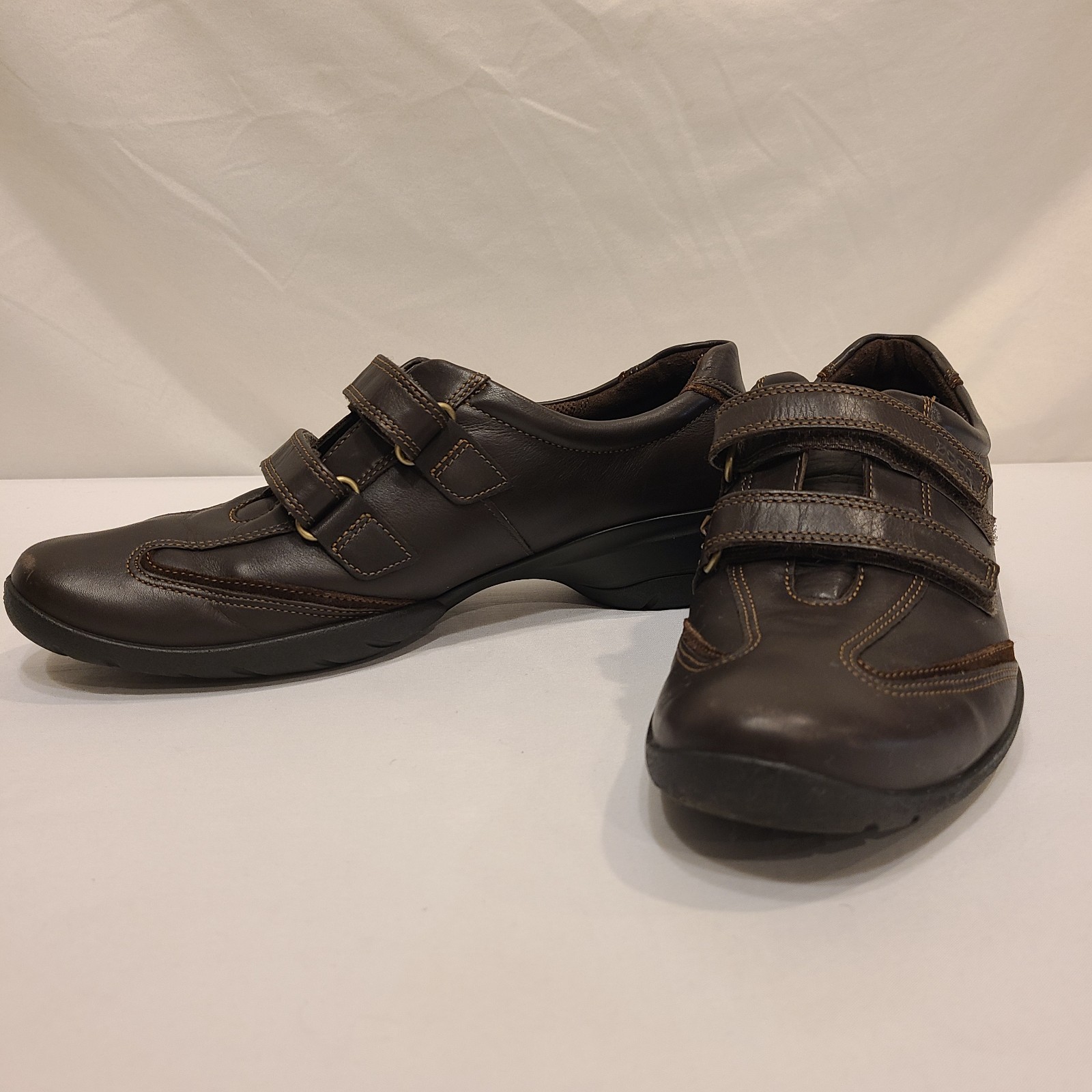 ECCO Women’s Shoe Brown Leather Adjustable Straps – Size US 10-10.5 (EU 41)