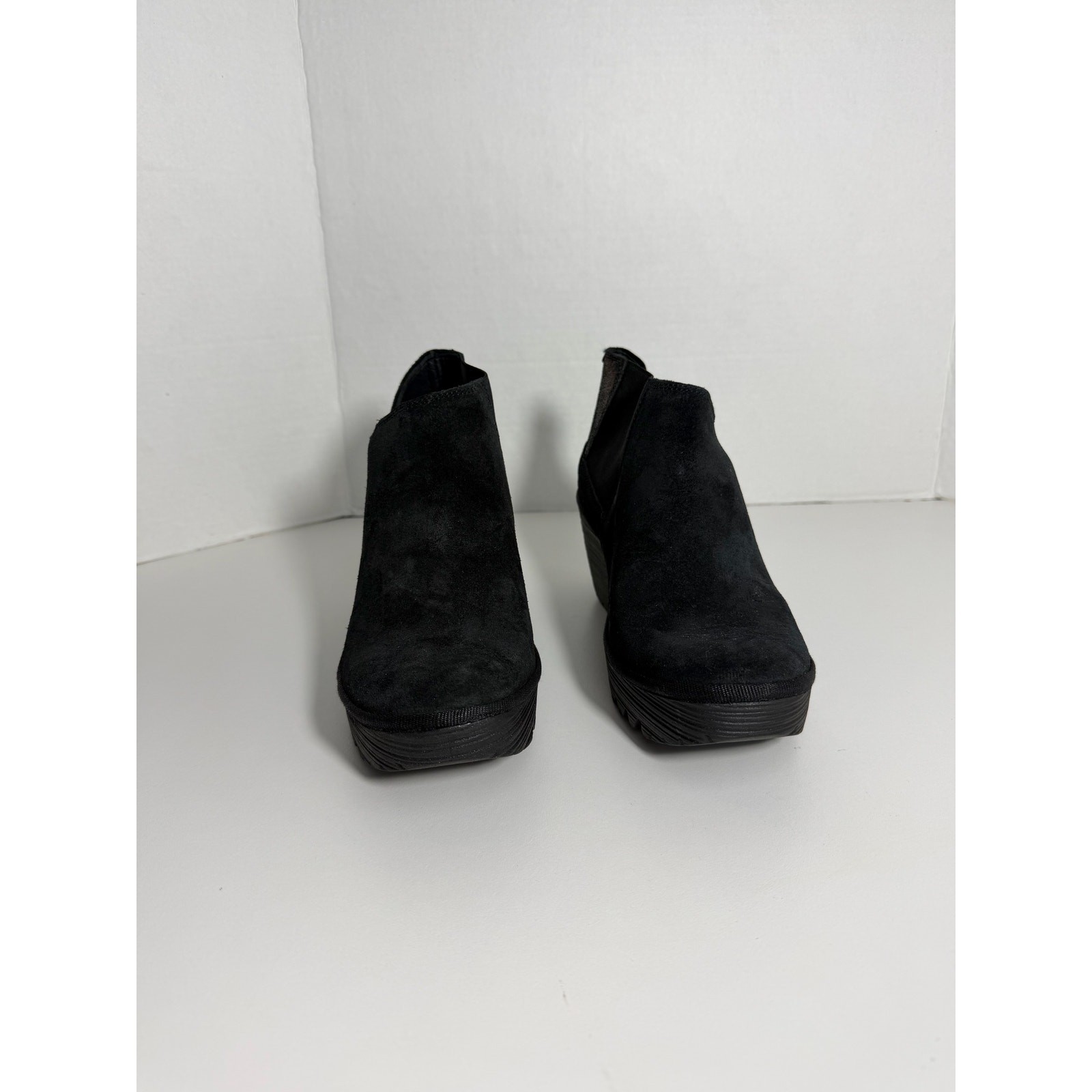 FLY LONDON Black/Pewter Suede Booties Wedge Womens Size 38