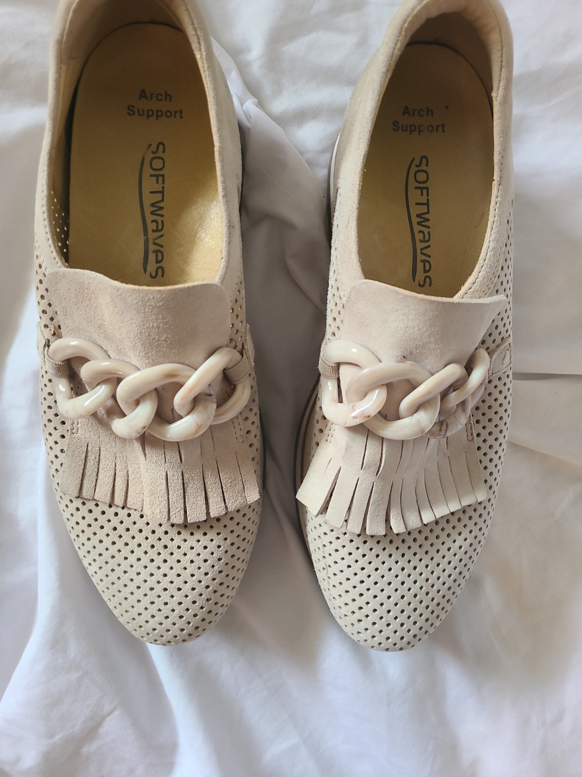 Softwaves Cadie Women’s 40 9.5- 10 Beige Leather Slip On Arch Support Sneaker