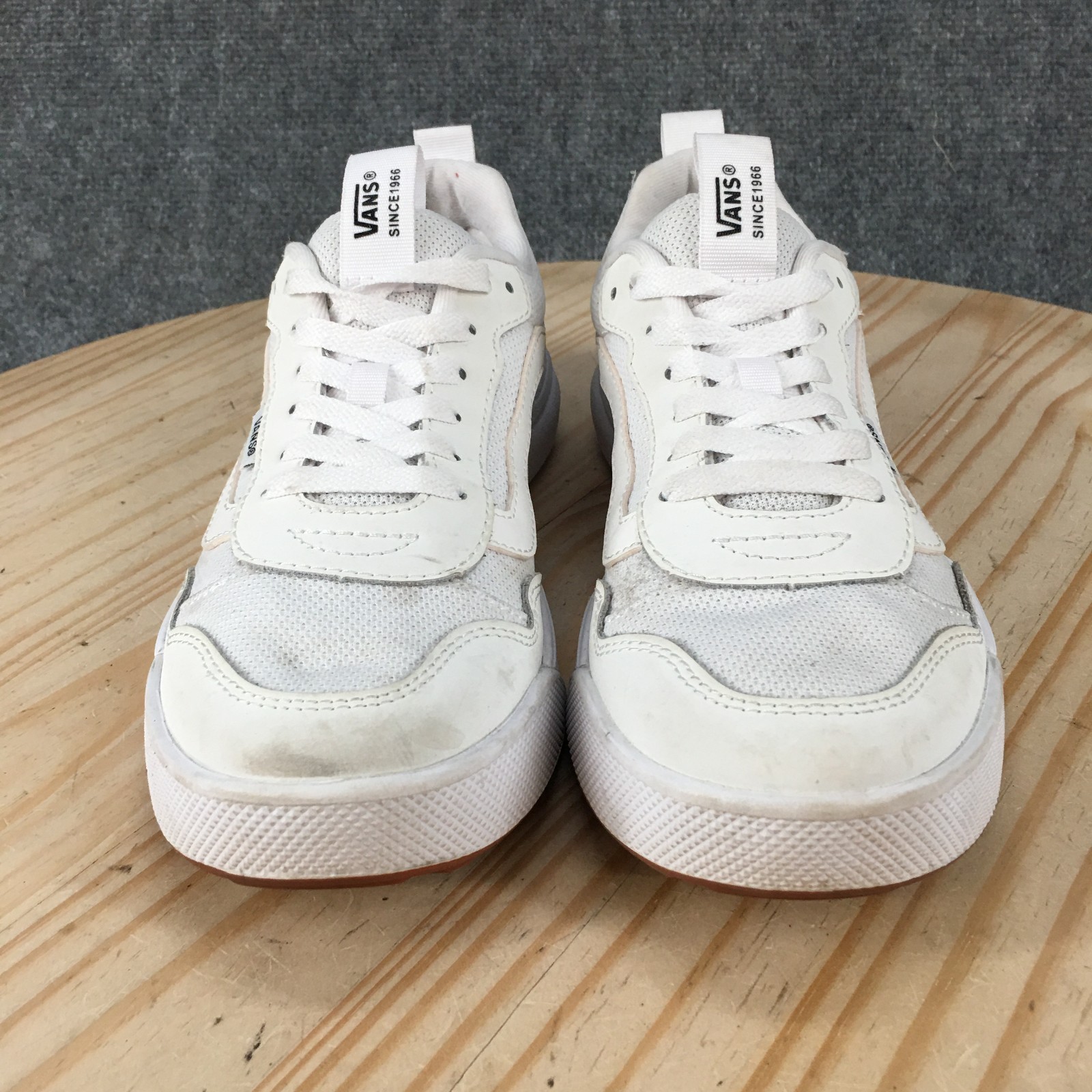 Vans Range EXP Shoes Womens 8 Lace Up Sneakers Low Top Casual Comfort White