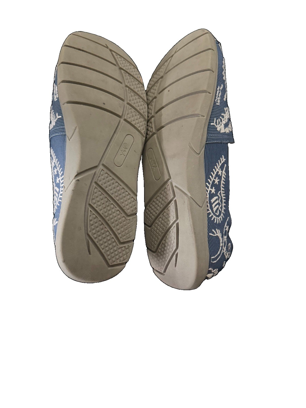 YUU Blue White Embroidered Shoes Slip-On Comfort Stretch Flats Size 11