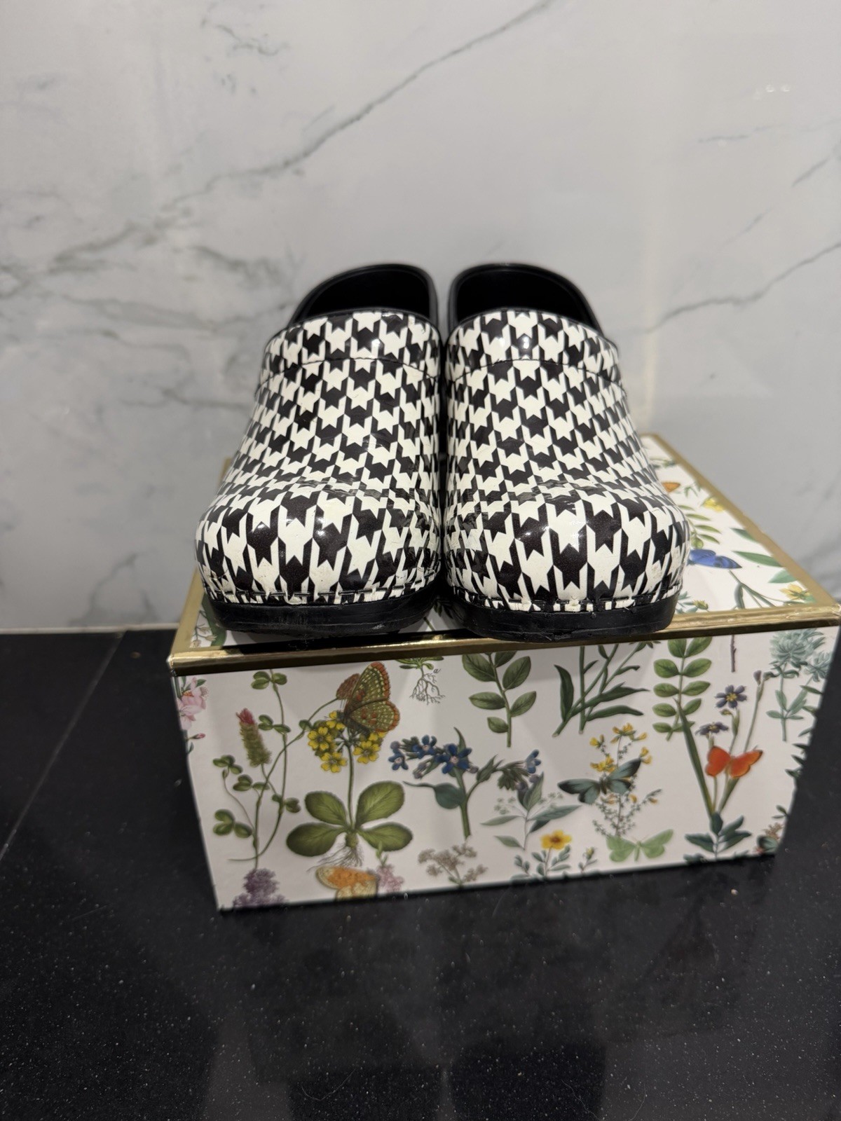 Sanita The Original Danish Clogs Womens Size EU 39 US 8.5 Black White