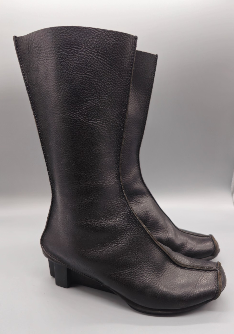TRIPPEN GERMANY LEATHER BOOTS SIZE 38EU, 7 USA Side Zip