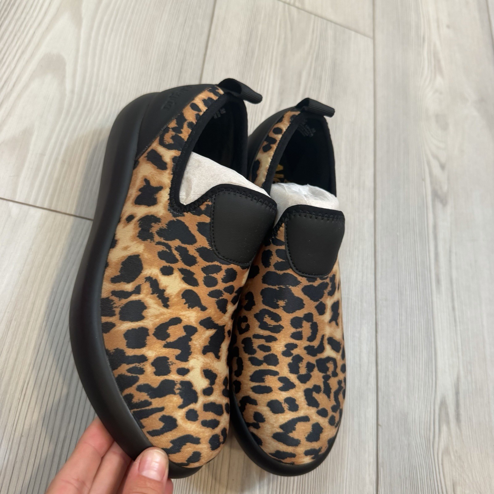 NEW Alegria Eden Slip On Shoes Leopard Printed Boho Sneakers 38 8 8.5