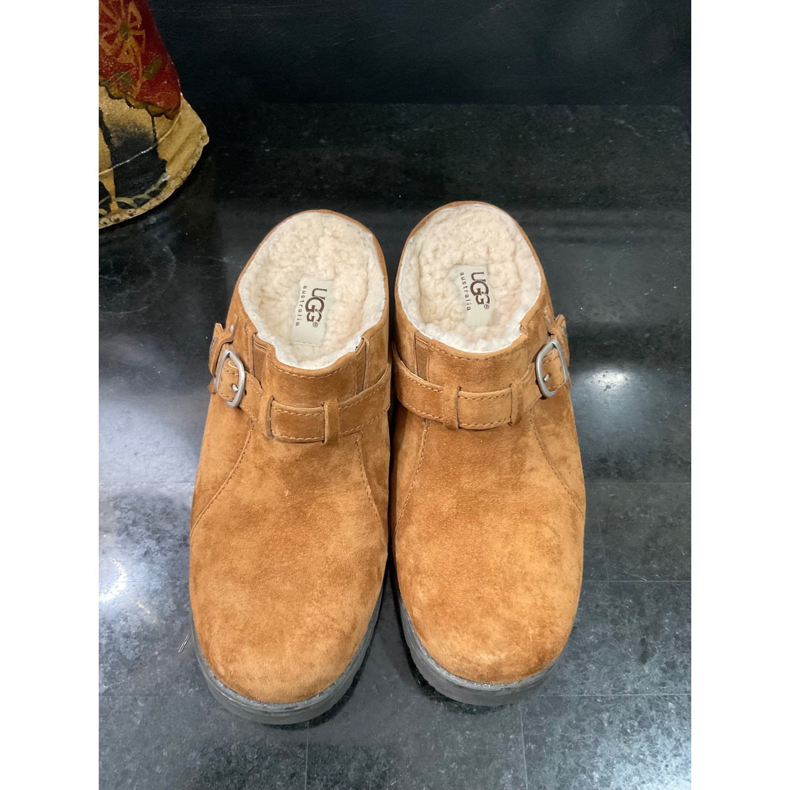 UGG Australia 1910 Suede Clogs Chestnut Tan Buckle, Sheepskin Lined Women’s 7.5