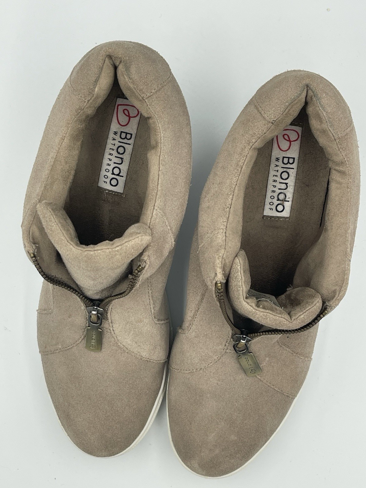 Blonde Glenda Waterproof Suede Zip Up Hidden Wedge Heel Sneaker Sz 8.5M