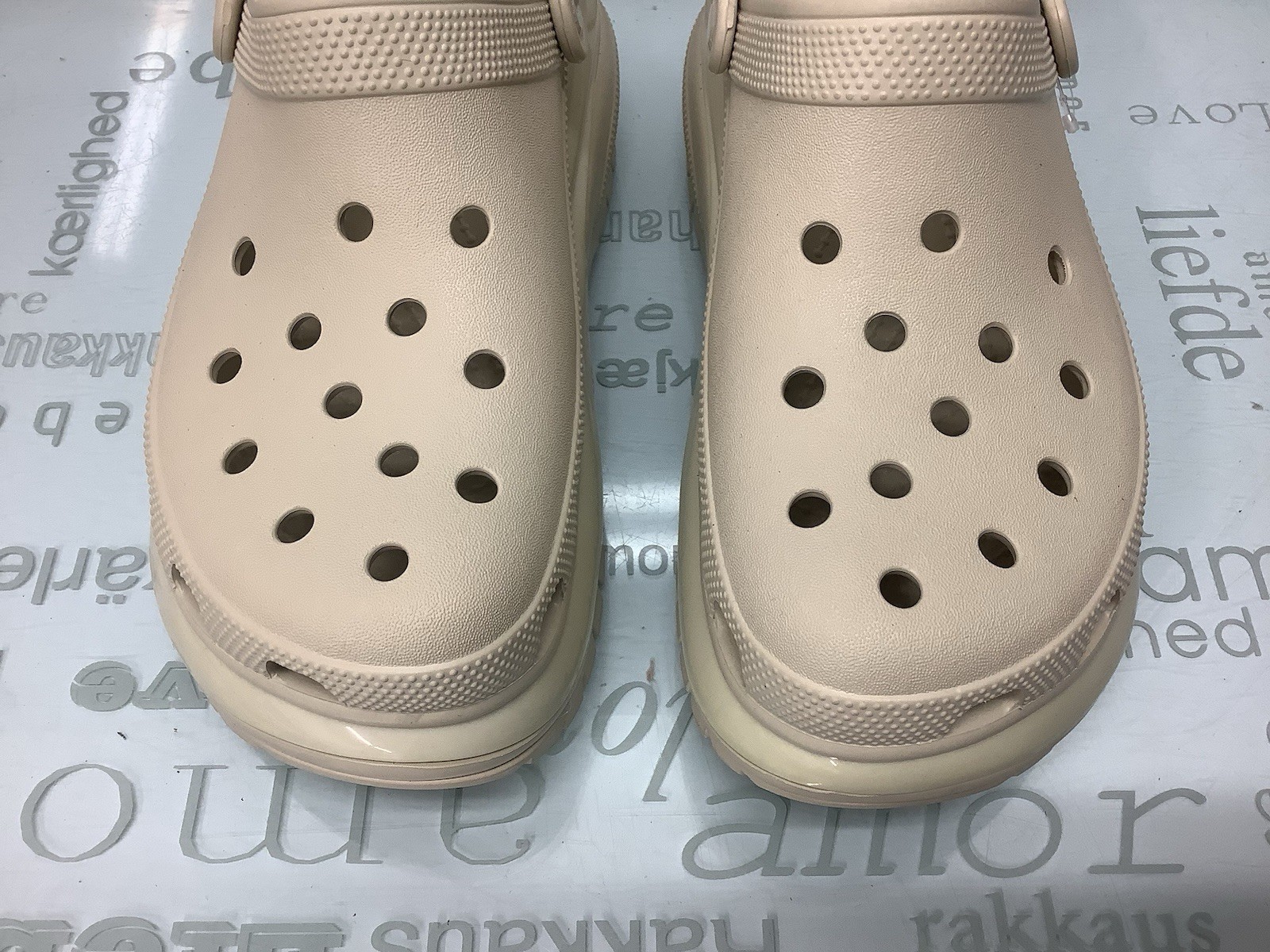 Crocs Classic Crush Clog Platform Sand Color, Size Women’s Size 10/M8.