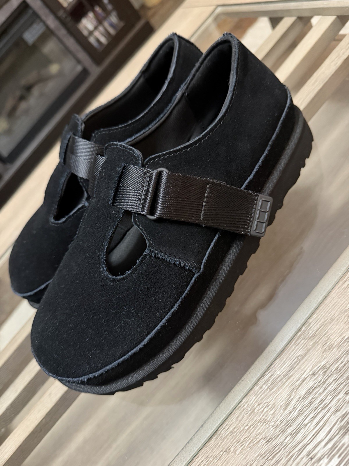 UGG Goldenstar Mary Jane Clog Size 9