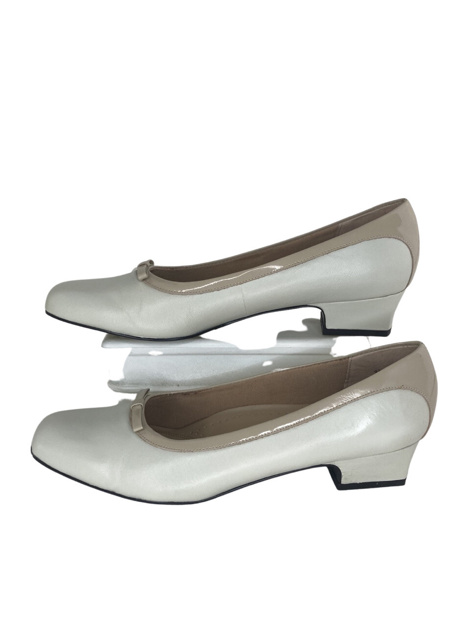 Trotters Woman’s Darcy Bone Taupe Leather Confort Slipon Size 9.5 Narrow