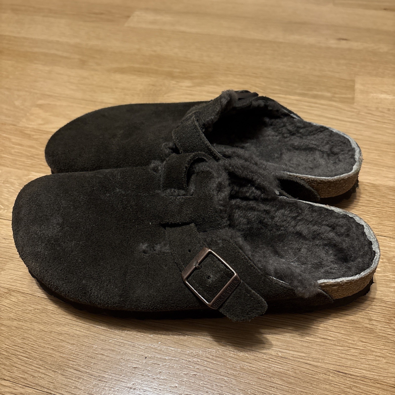 Birkenstock Boston Shearling | 39 Narrow Width | Women’s US 8 Brown Slides
