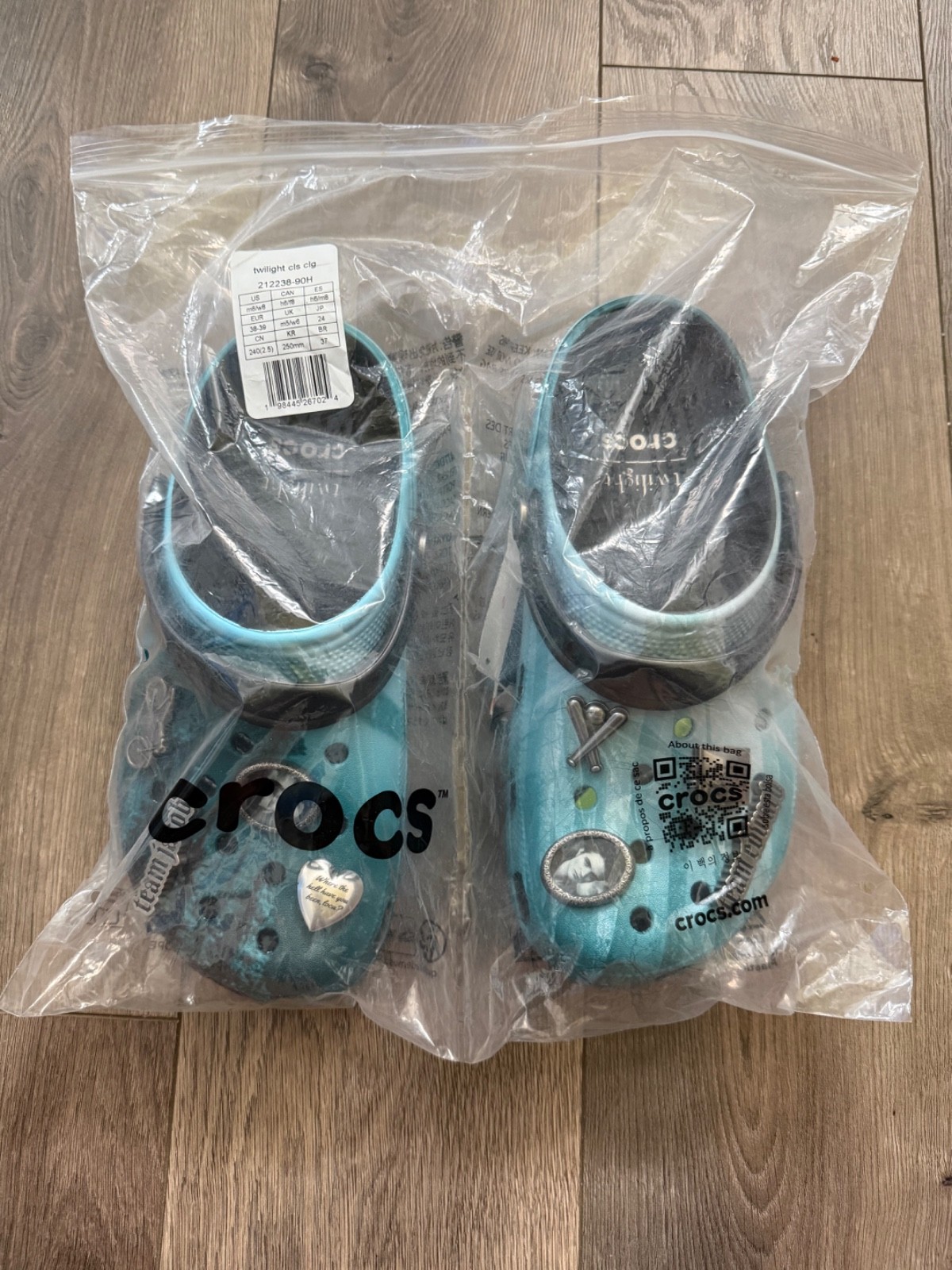 NWT Crocs Twilight Saga Classic Clog Womens Size 8 Blue Black Team Edward Jacob