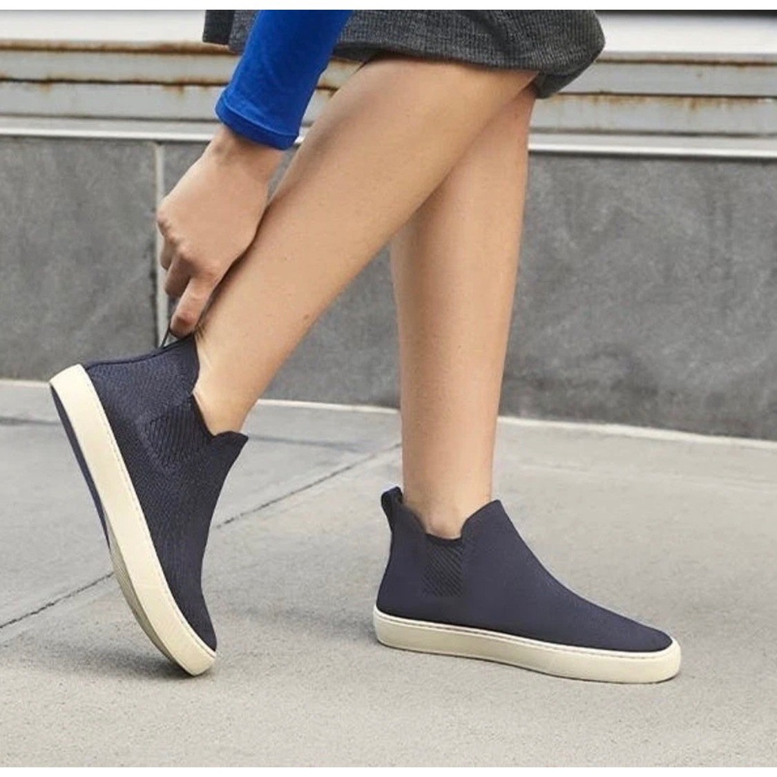Rothy’s Chelsea Sneaker Women 9 Navy Blue Knit Slip On Sustainable Casual Comfor