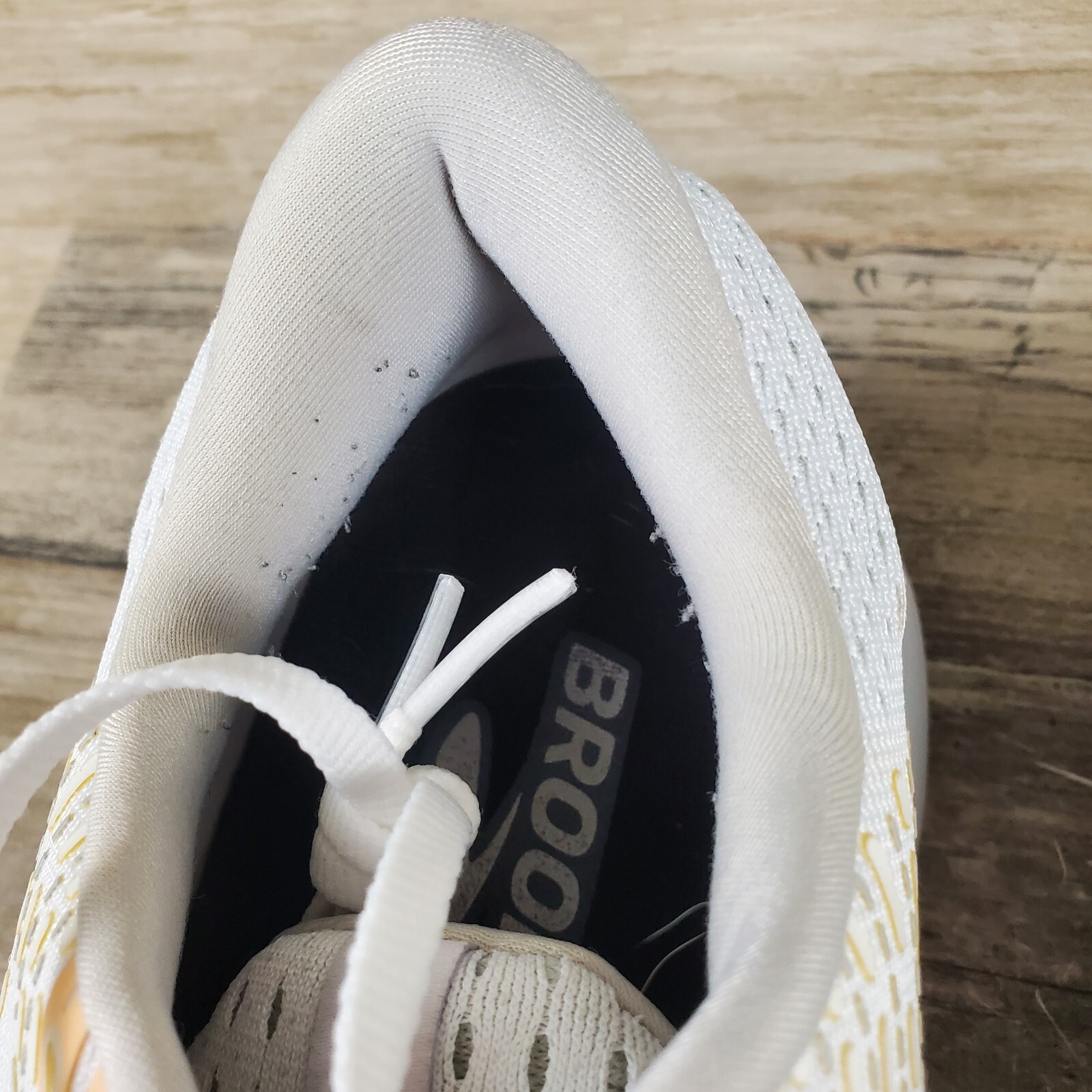 Brooks Glycerin 20 Womens Shoes Sz 10 B Running White Gray Peach Low Top Sneaker