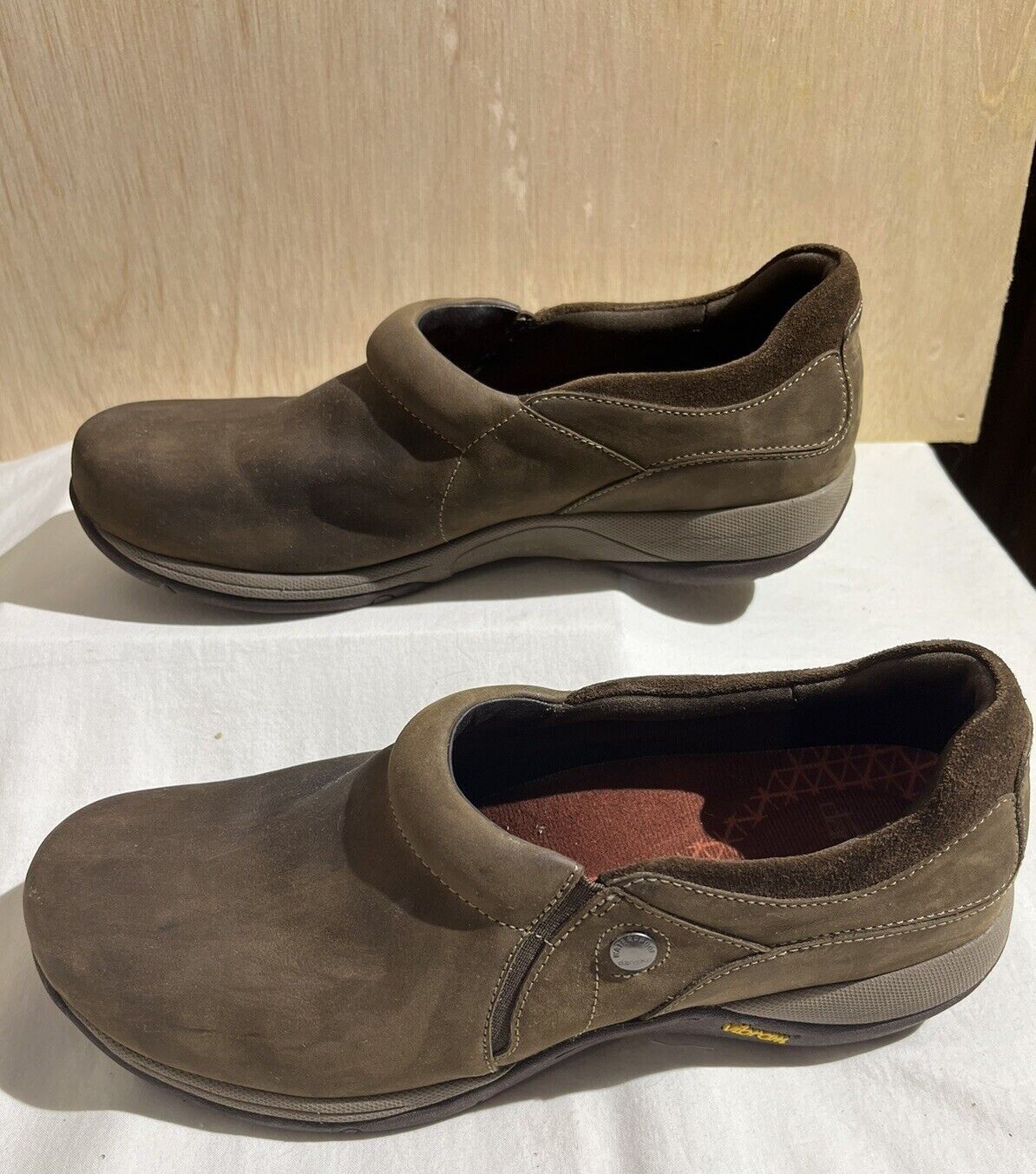 Women’s Dansko Patti Vibram Casual Shoes Brown Suede Nubuck Slip On sz 42 GUC