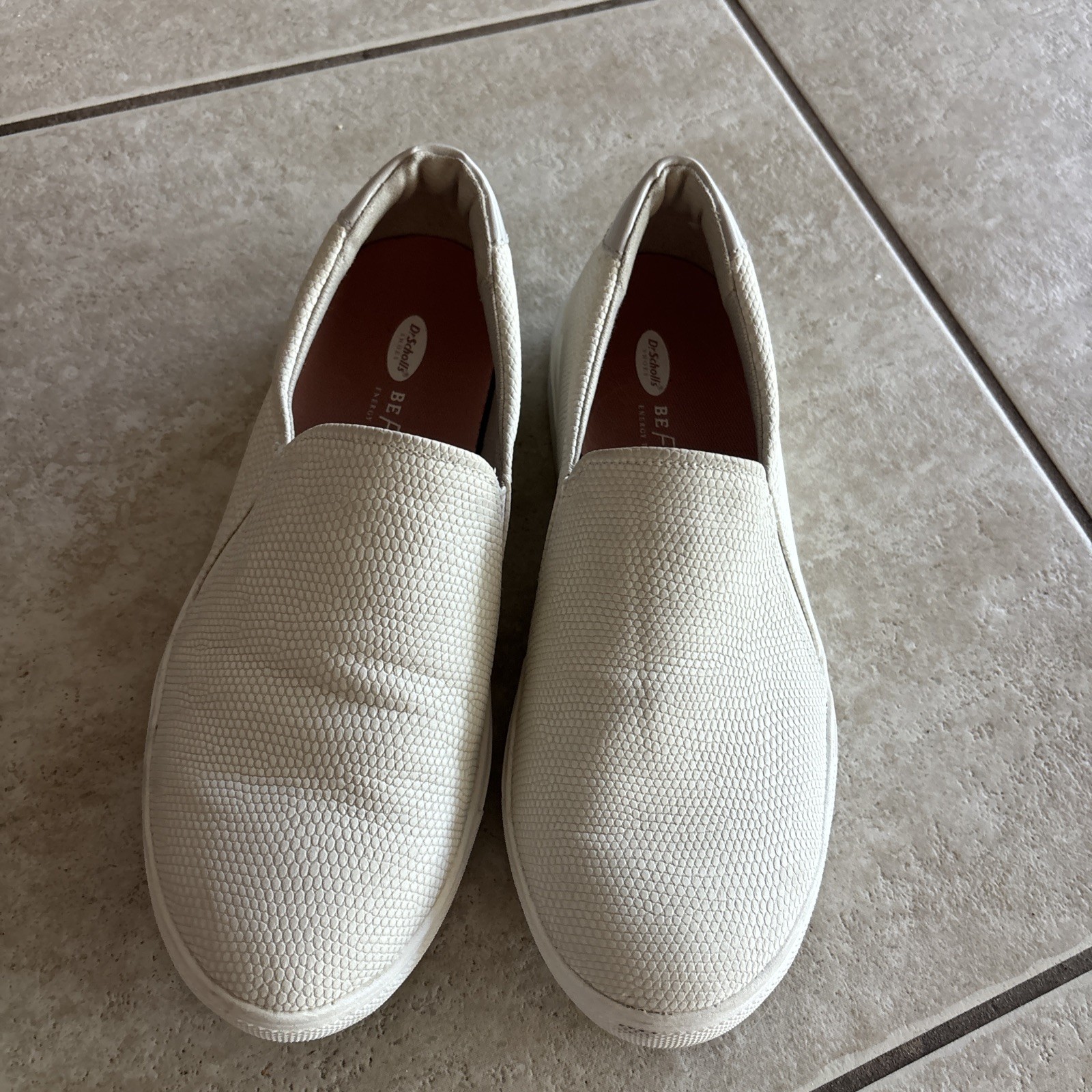 Dr Scholls Shoes Womens 9.5W Nova Slip On Sneakers Beige Faux Leather Comfort