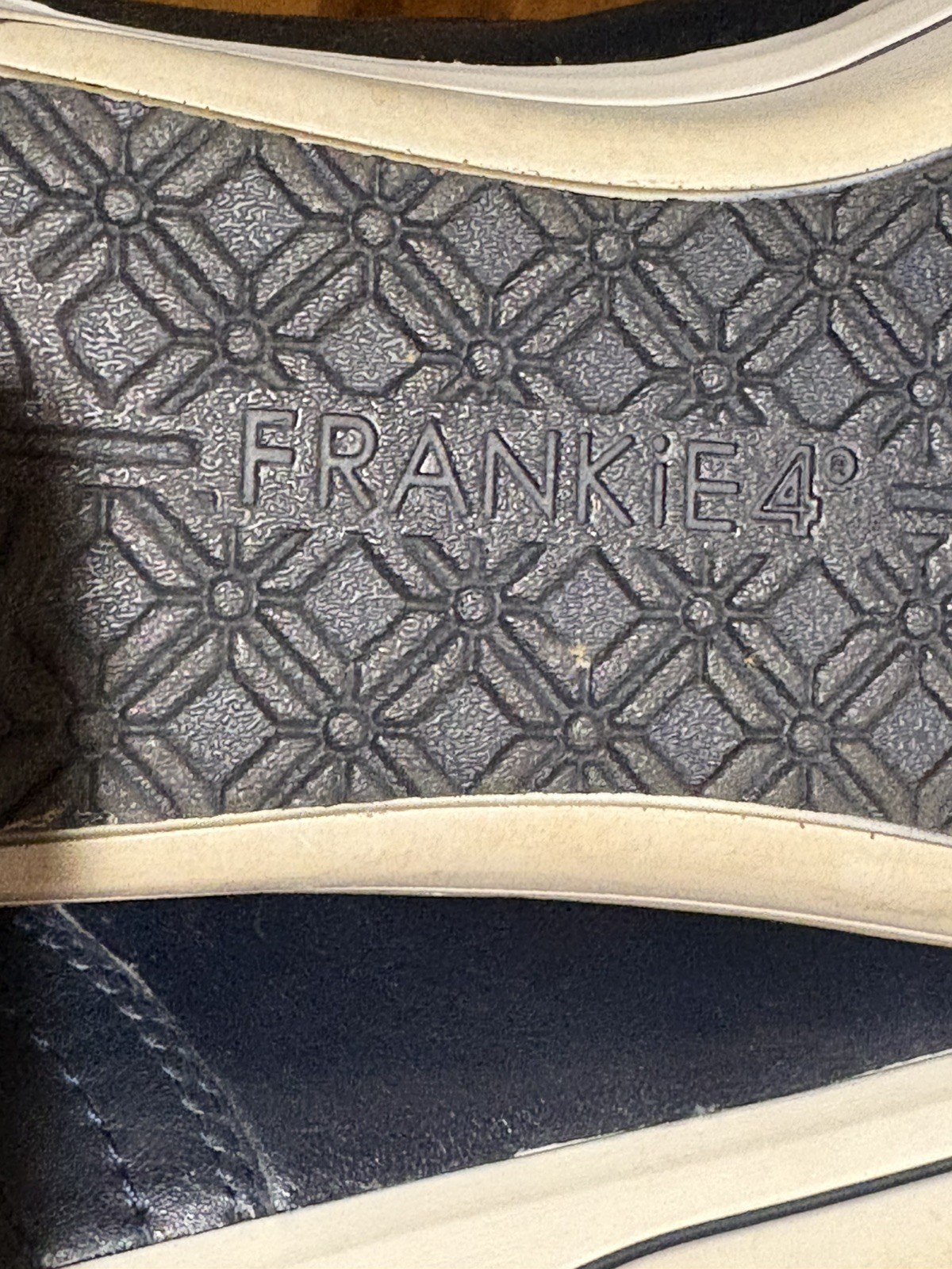 FRANKIE 4 IV “Ellie” Navy Size 9.5 Comfort Lace Up Leather Casual Sneakers