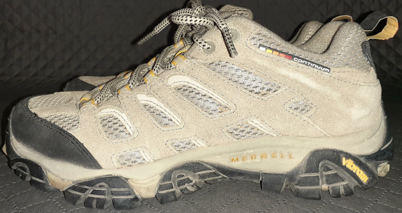 Merrell Women’s Moab 2 Ventilator Hiking Shoes Tan Size US 7, UK 4.5, EUR 37.5