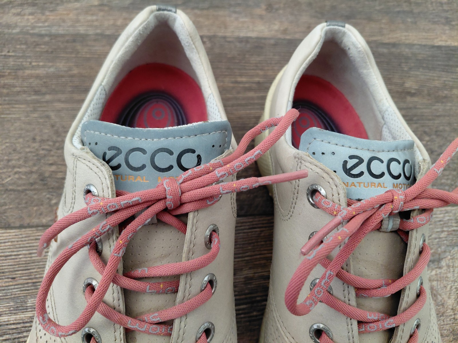 Women’s ECCO Biom Hybrid spikeless golf shoes tan yak leather sz. 40