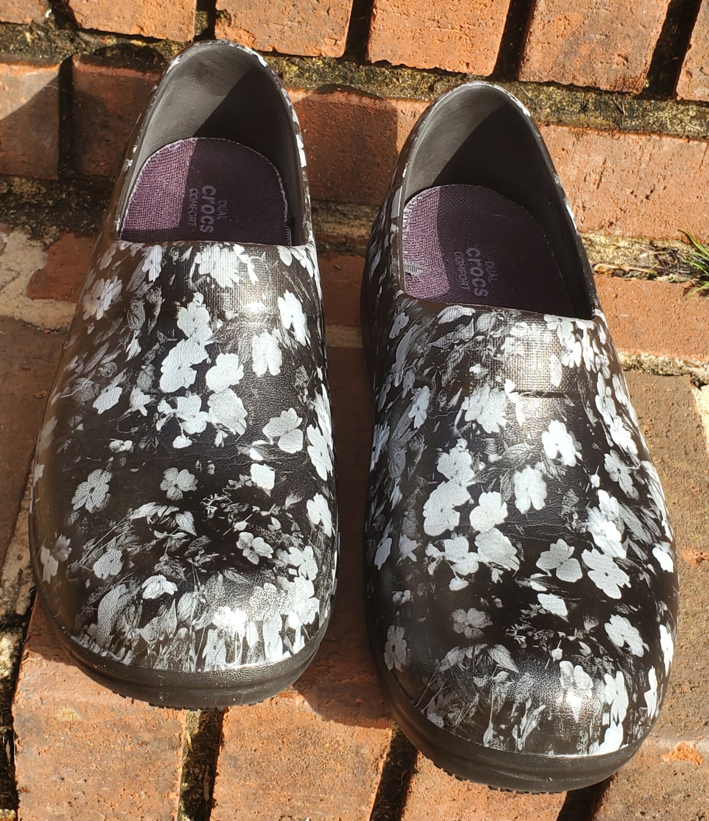 *Crocs*Neria Pro II●Women’s Clogs Sz.W10●Graphic Floral Print●Slip Resistant🐊