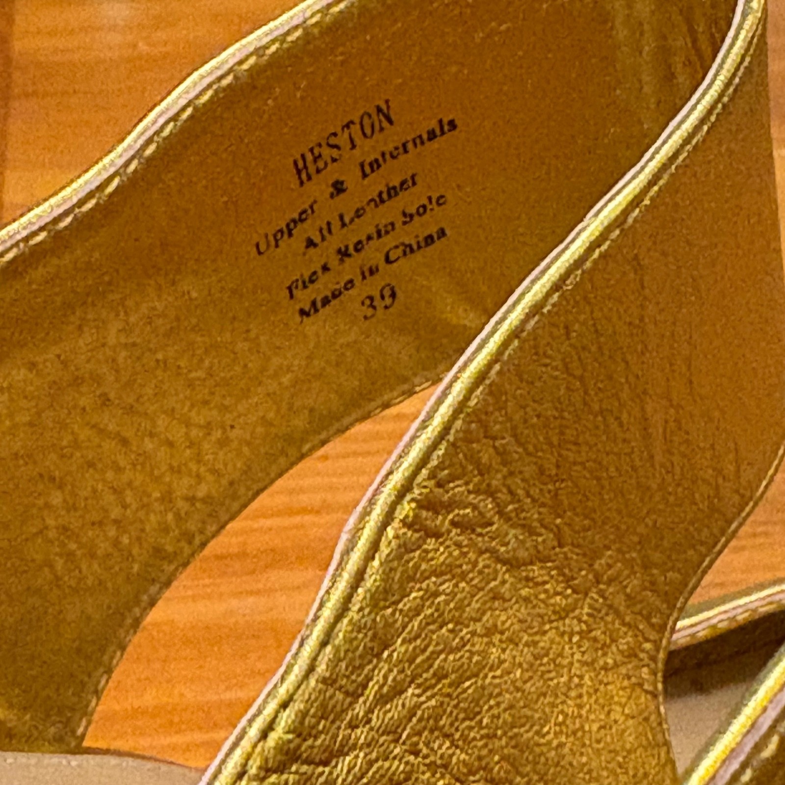 Wittner Heston Gold Leather Pointed Toe Block Heel Mules Size 39 Glam Formal