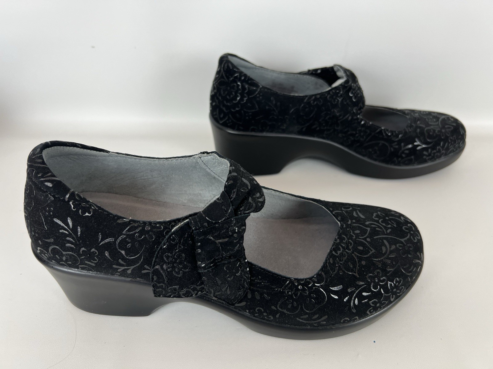 Alegria Mary Jane Clogs 38 Black Floral Embossed Leather Shoes US 8-8.5
