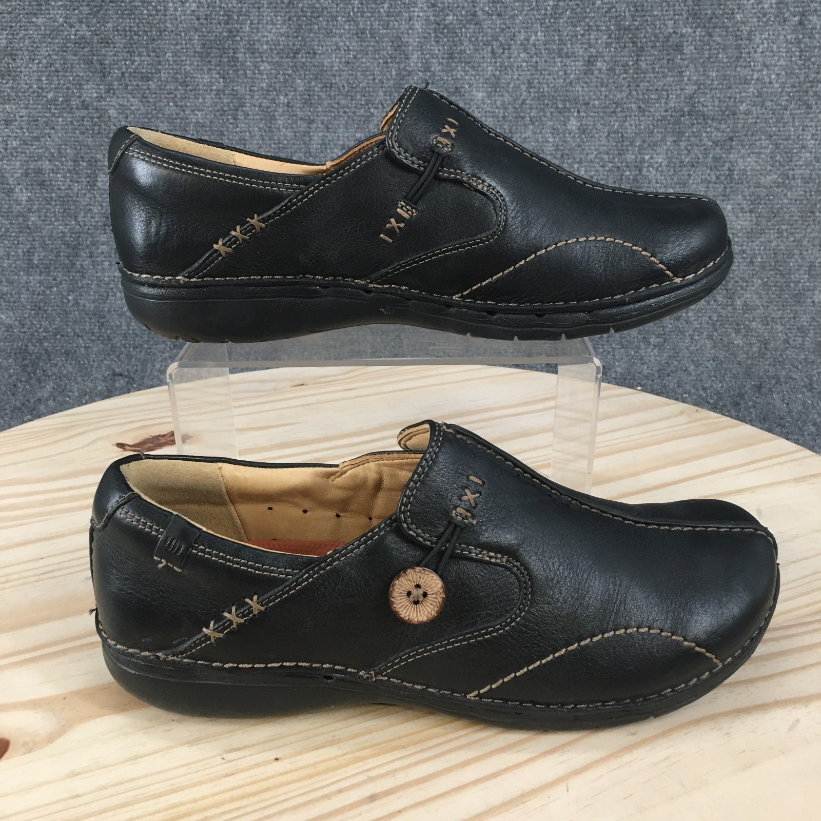Unstructured Clarks Un Loop Loafer Shoes Womens 8.5 Wide Button Leather Black