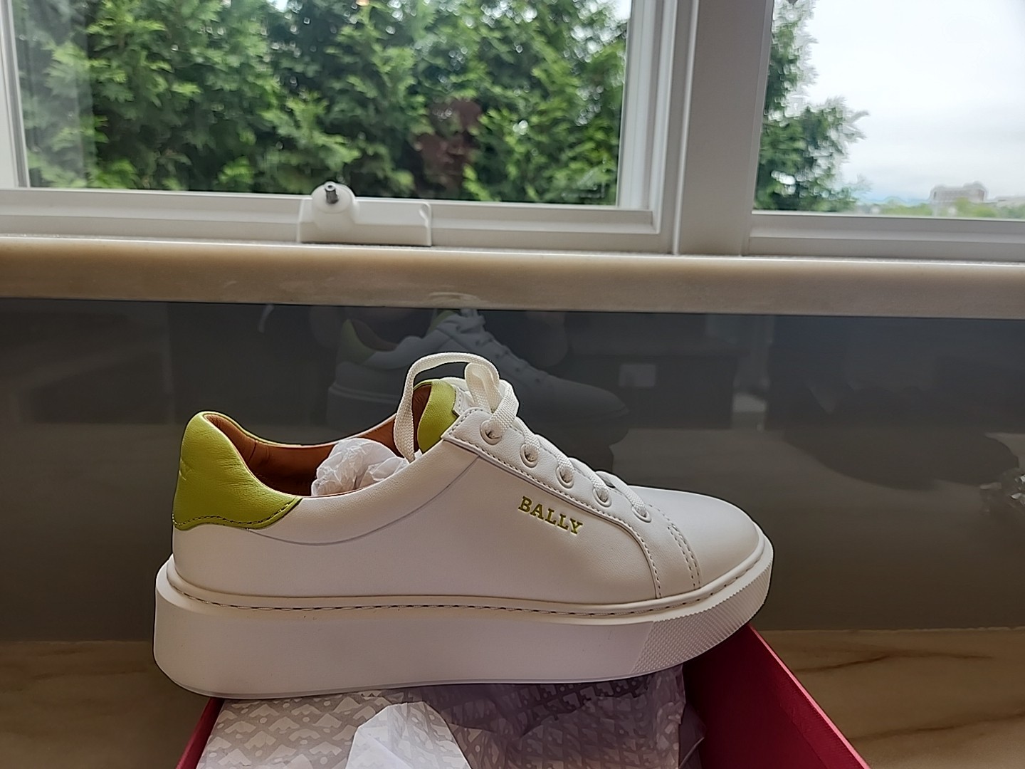 ”Brand New” Adorable Bally Womens Lime Green/White leather Sneaker size 8.5/39
