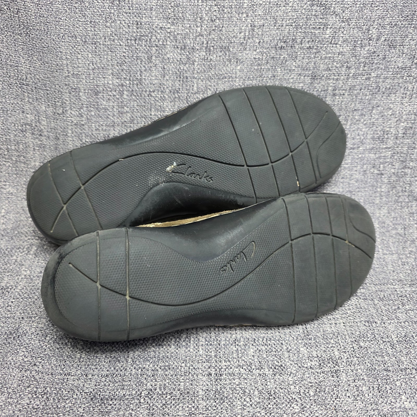 Clarks Bendables Green Button Accent Leather Slip On Loafers Size 8M 39307