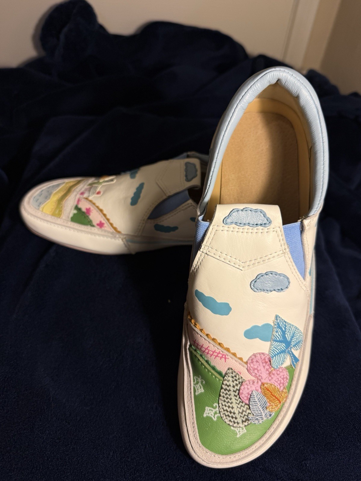 Women’s 6.5 Lamb Suede Slip‑Ons – Asymmetric Scenic Design – Hidden Wedge