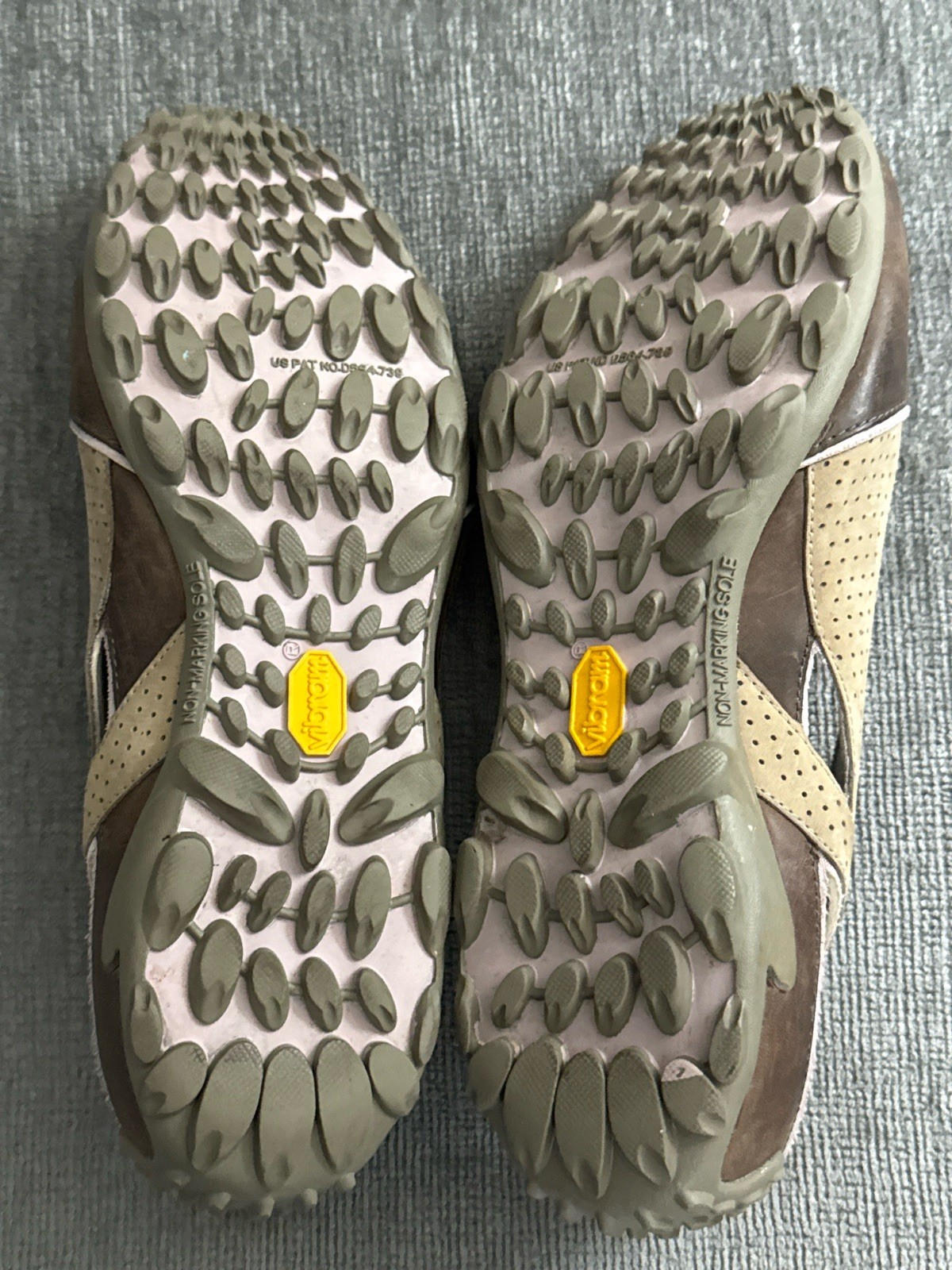 Merrell womens 10 brown leather slip on vibram flats comfort shoes