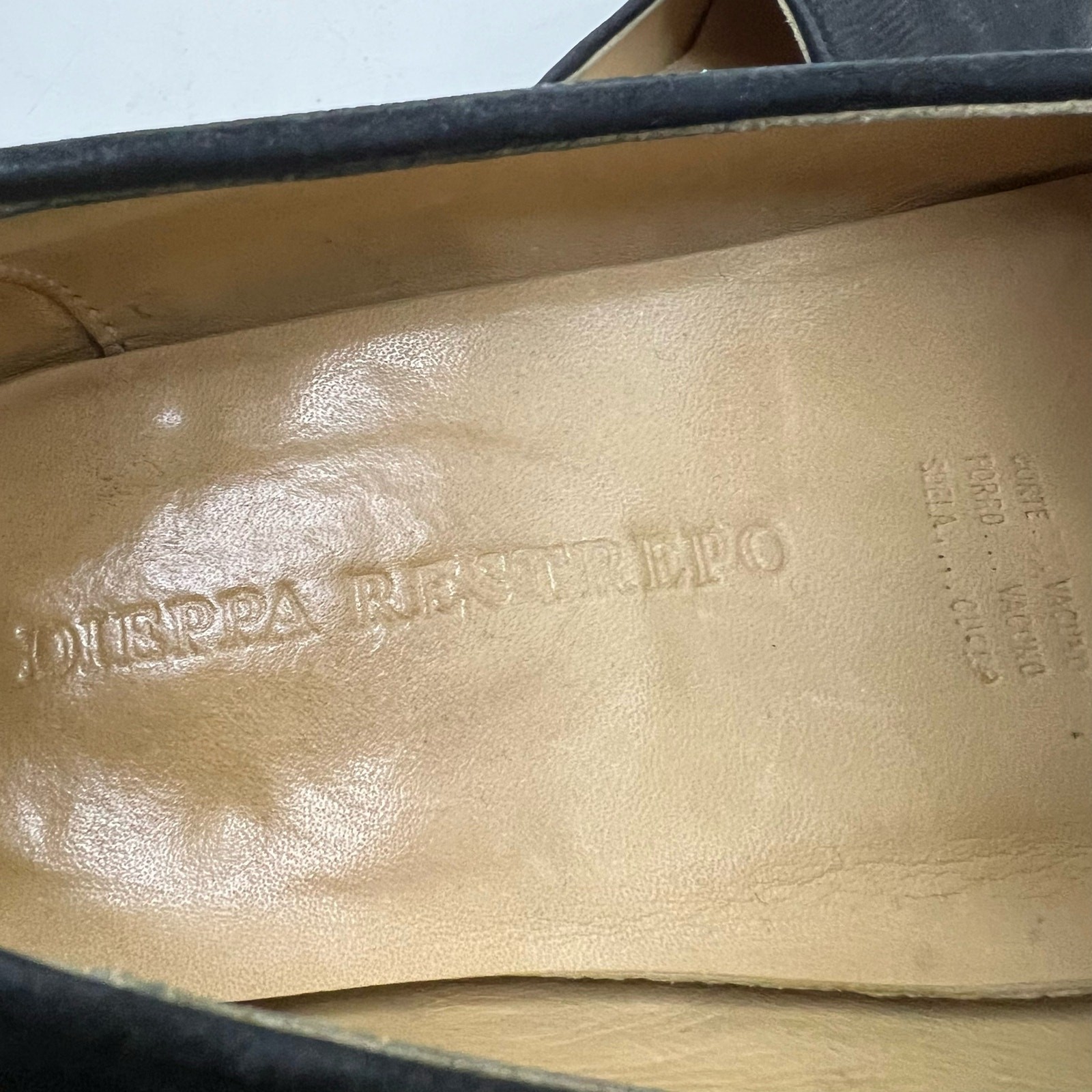 Dieppa Restrepo classic black leather loafers made in Mexico women size 7