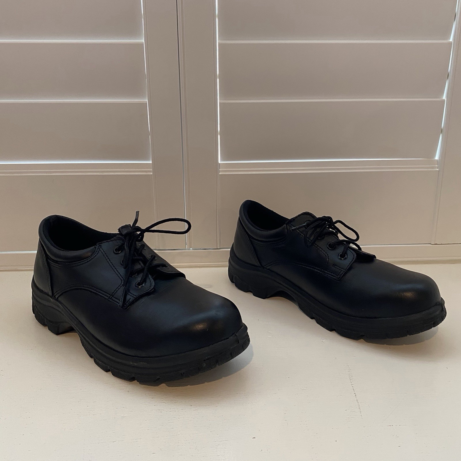 NWOT Thorogood Women’s Soft Streets Series Slip Resistant Oxford Sneaker Size 8