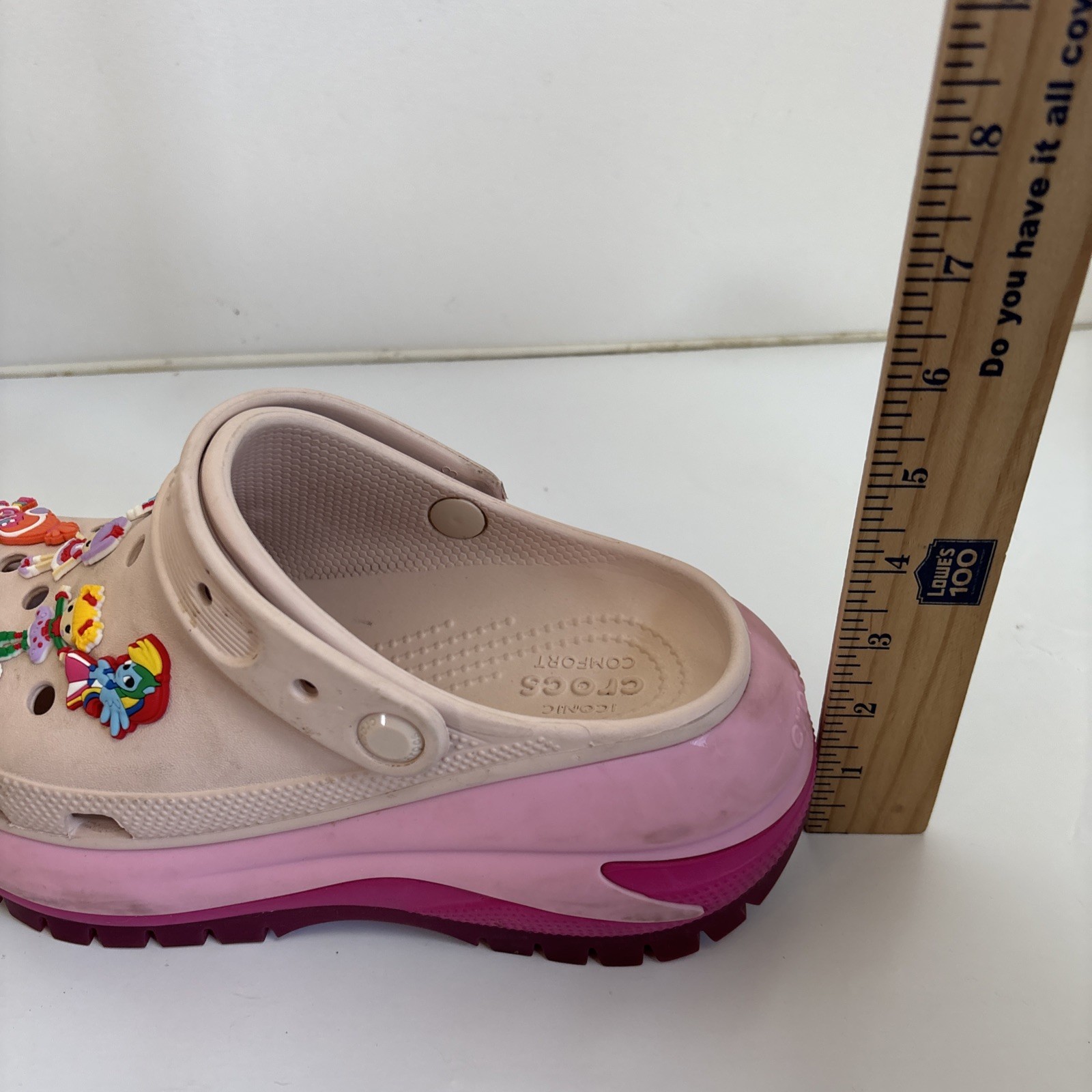 Crocs Mega Crush Clog Pink Ombré Unisex W 7 M5 W/Charms Festival Anime Going Out