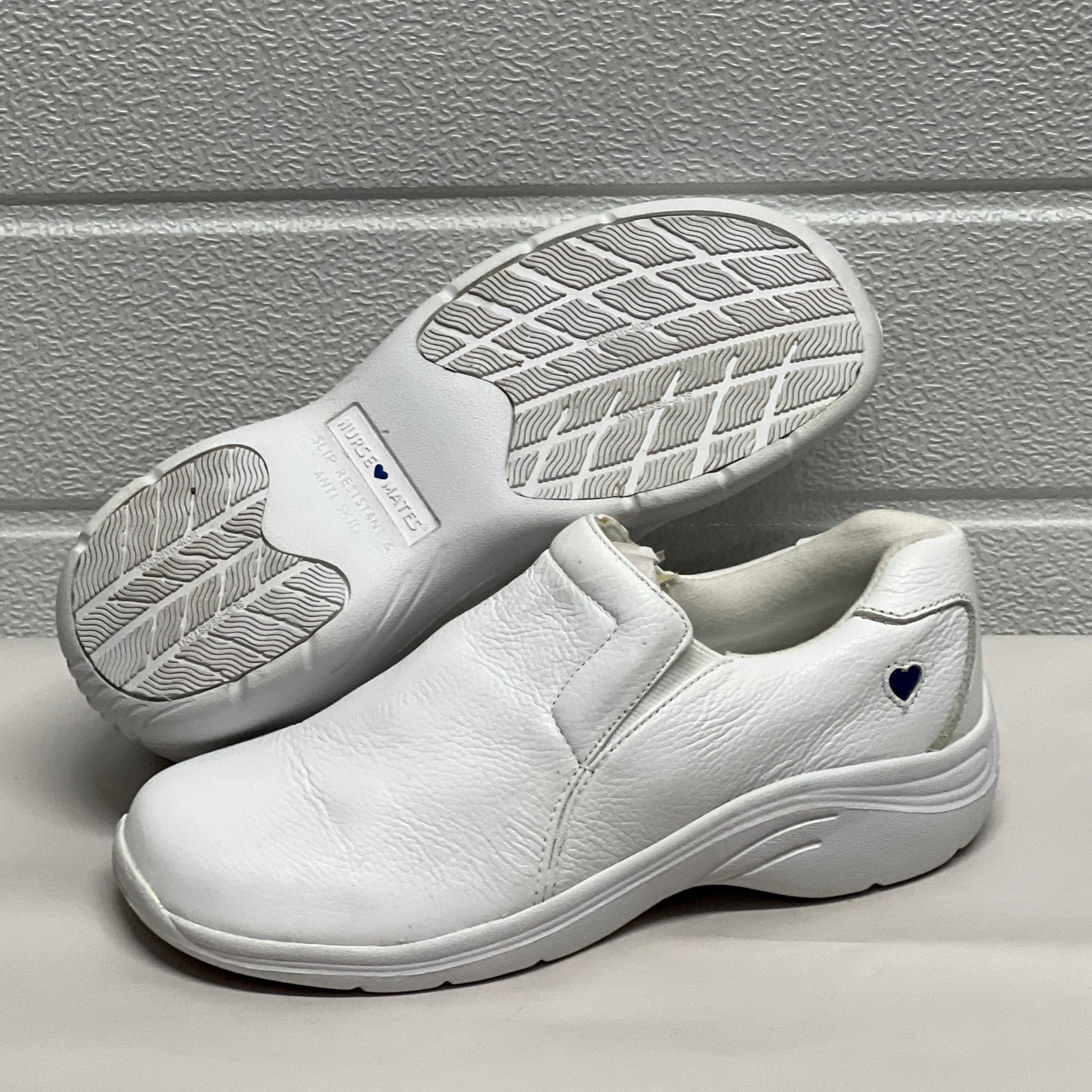 Women’s Nurse Mates Dove Twin-gore Slipon 6M White Leather