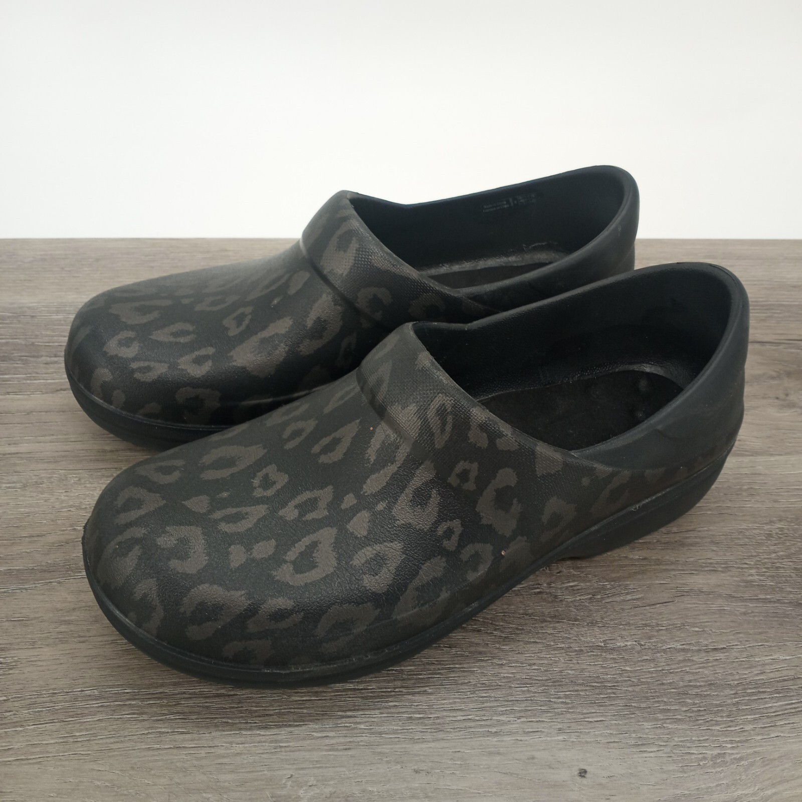 Crocs Felicity Graphic Clogs Shoes Animal Print Black 206059 Womens Size 8