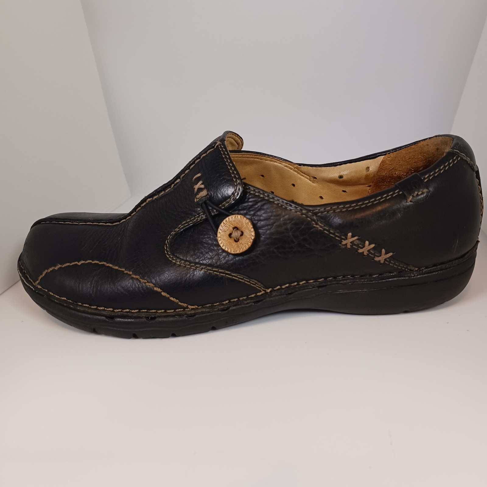 Clarks Unstructured Un Loop Women’s 7M Black Leather Slip‑On Comfort Shoes