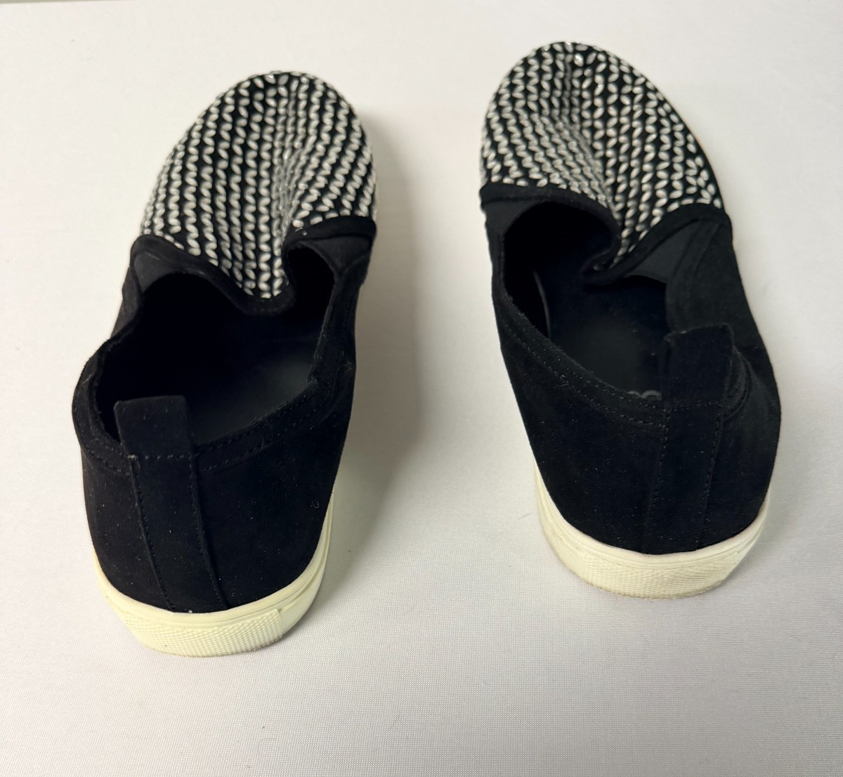 Carlos Santana Women’s Slip On Shoes Size 10 Black White Pattern Casual