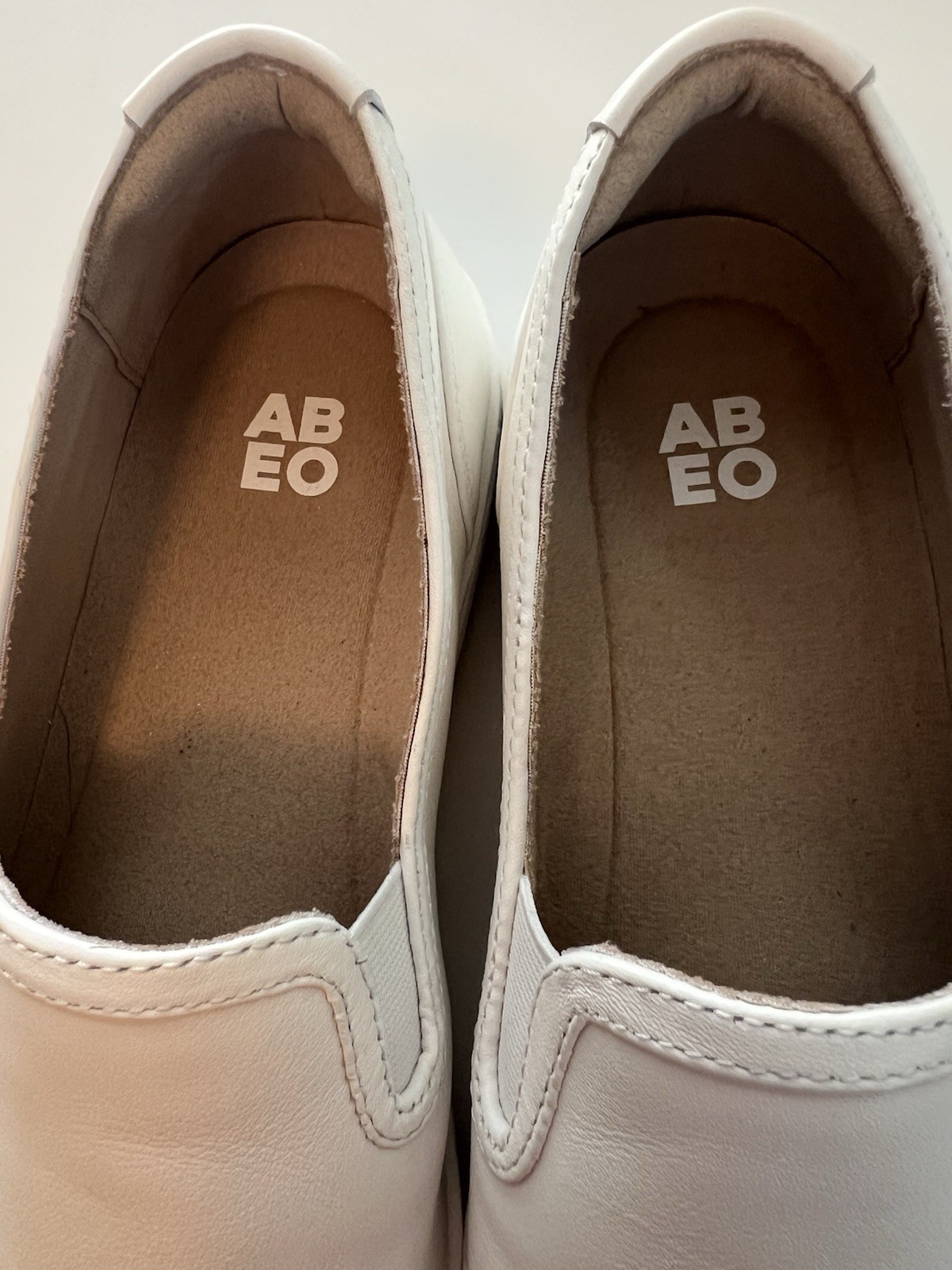 Abeo Encore Size 8.5 White Leather Slip On Preppy Casual Classic Loafer NWOT
