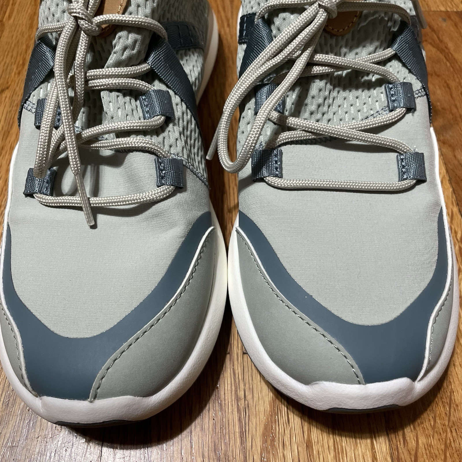 OluKai Kawela Mist Grey Spikeless Golf Shoes Lightweight Comfort Womens Size 8.5